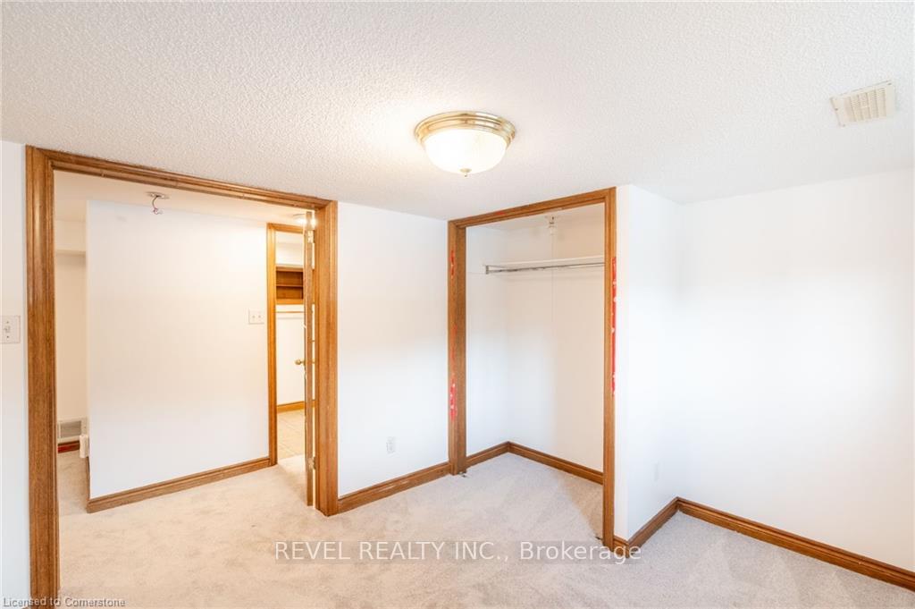 Photo 40 of 60 Kensington Avenue S, Hamilton, Delta — HOMEH