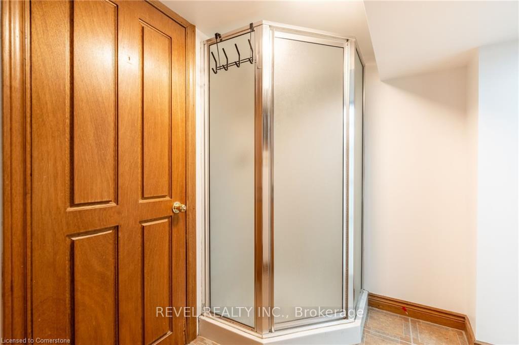 Photo 41 of 60 Kensington Avenue S, Hamilton, Delta — HOMEH