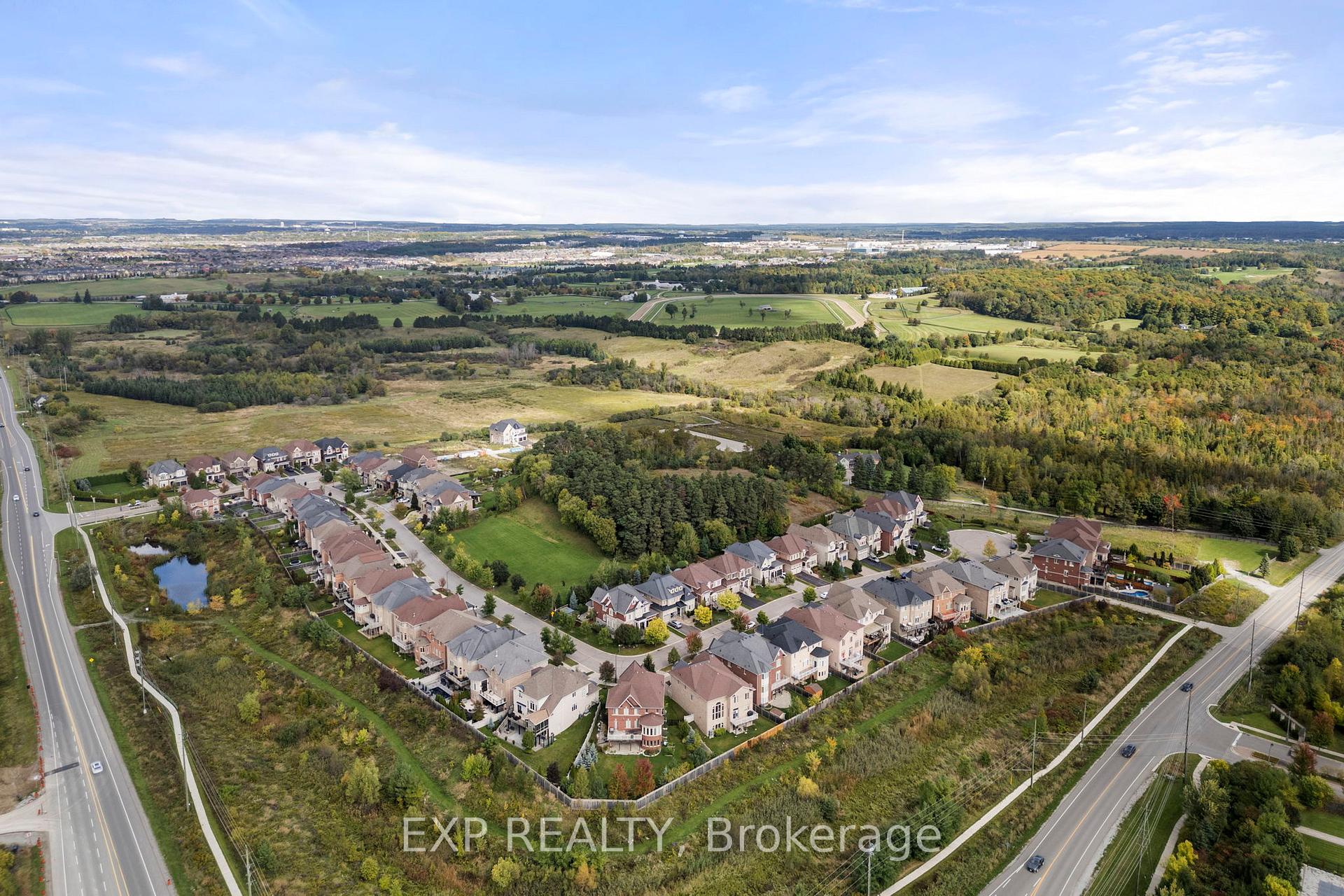 Photo 3 of 102 Vines Place, Aurora, Bayview Southeast — HOMEH