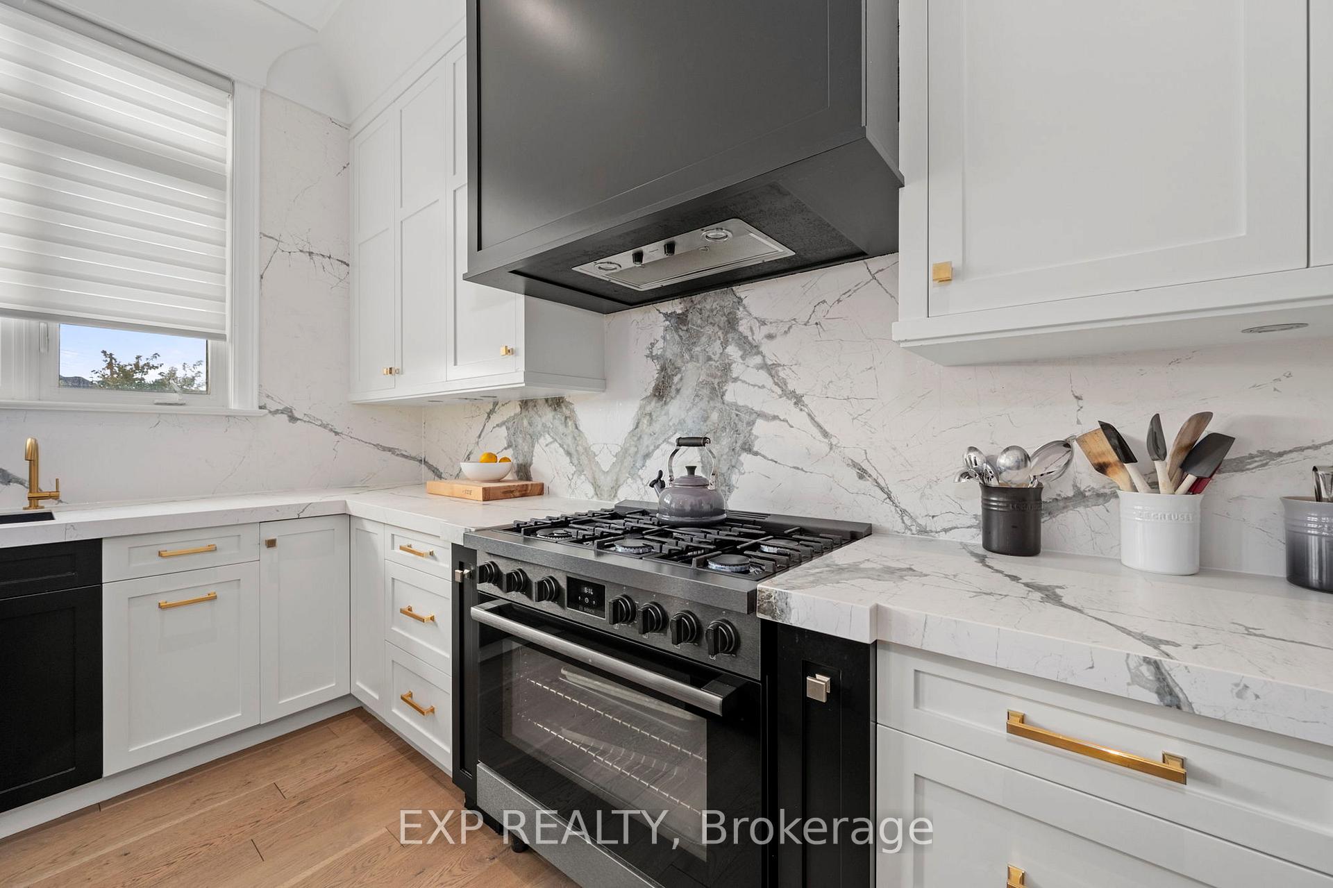 Photo 14 of 102 Vines Place, Aurora, Bayview Southeast — HOMEH