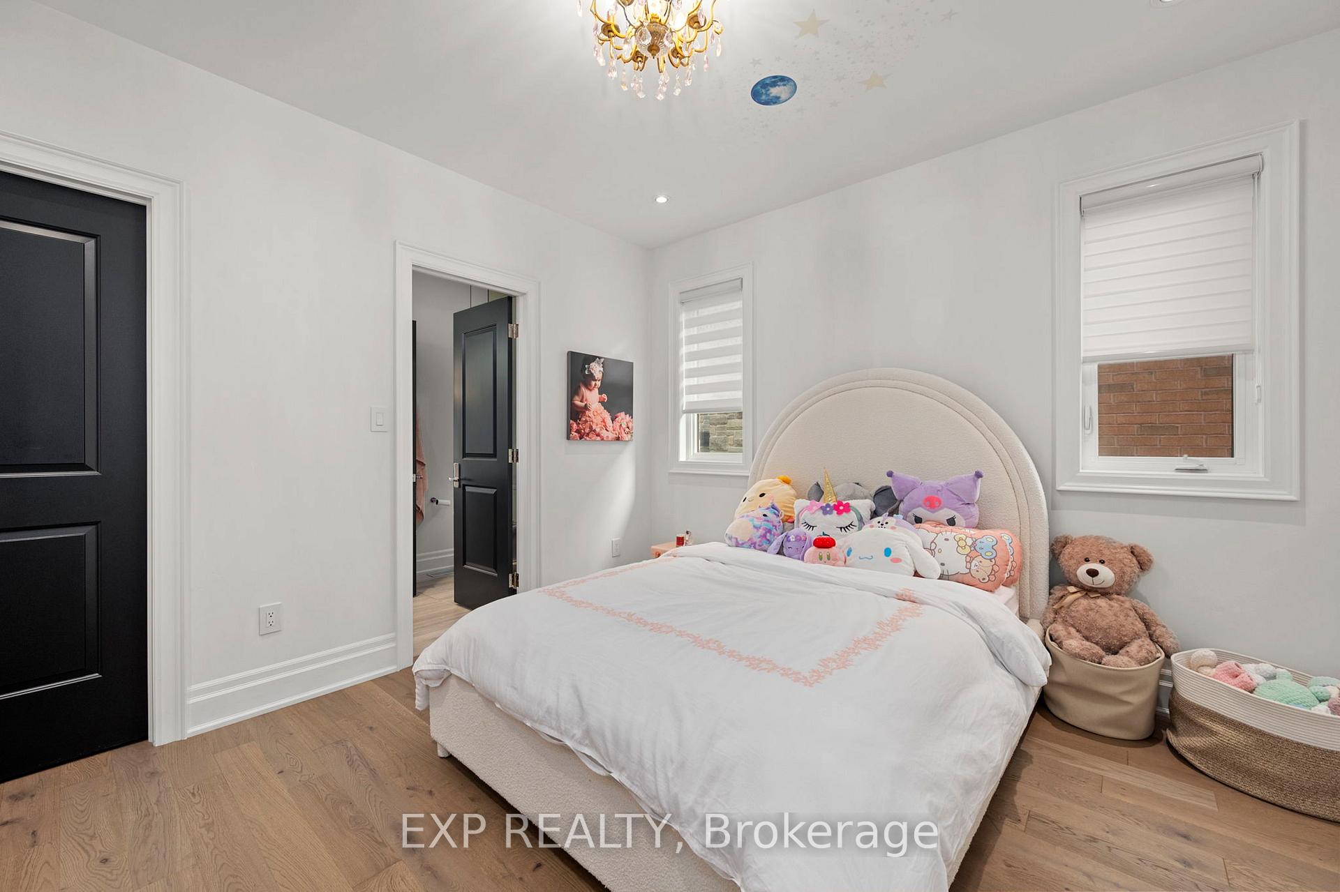 Photo 25 of 102 Vines Place, Aurora, Bayview Southeast — HOMEH