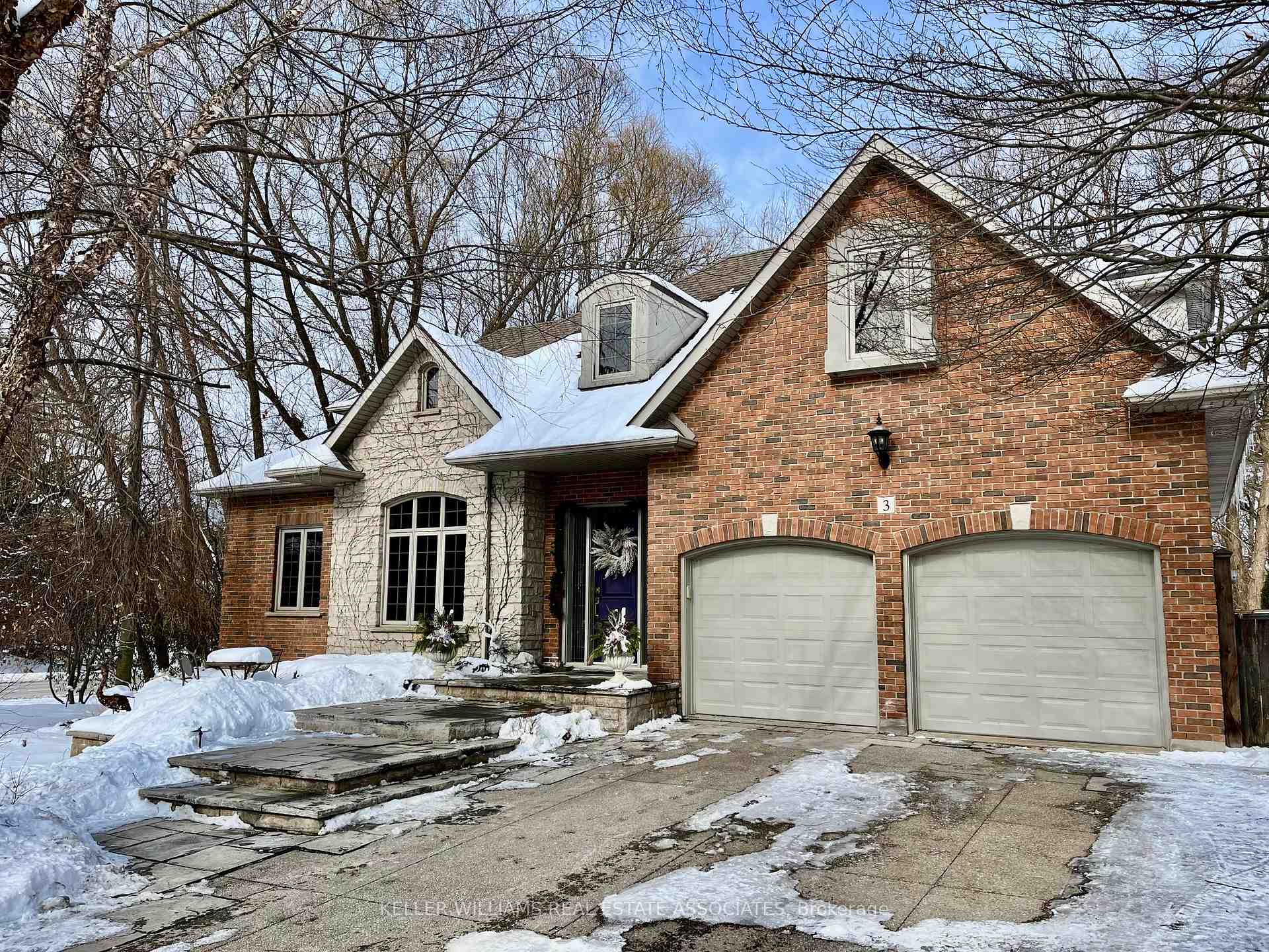 Photo 1 of 3 Oldoakes Place, Hamilton, Ancaster — HOMEH