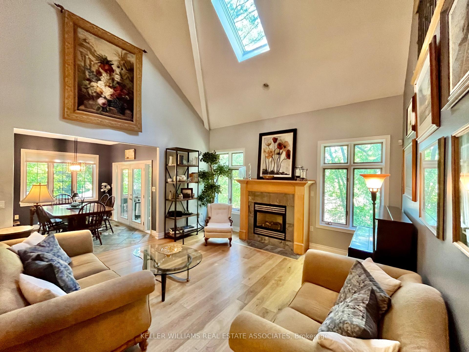 Photo 12 of 3 Oldoakes Place, Hamilton, Ancaster — HOMEH