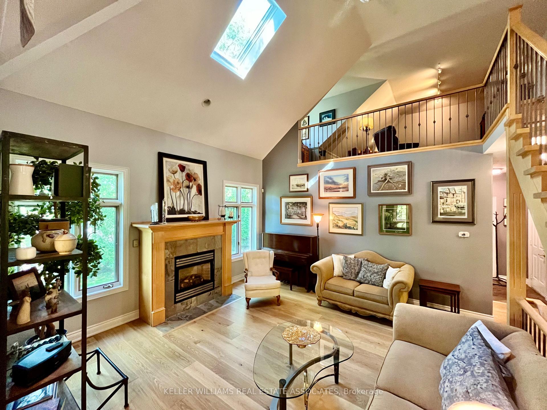 Photo 13 of 3 Oldoakes Place, Hamilton, Ancaster — HOMEH