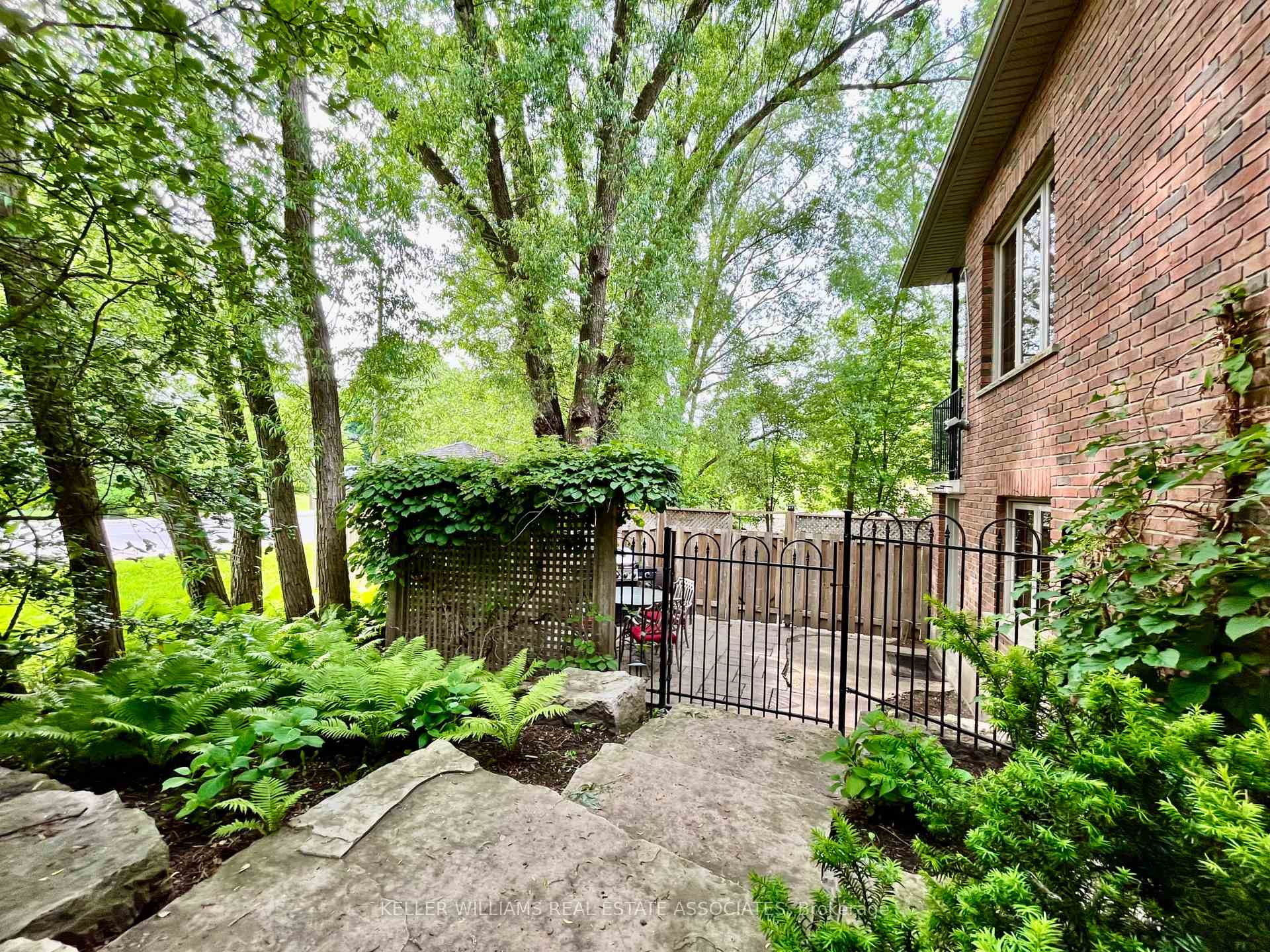 Photo 44 of 3 Oldoakes Place, Hamilton, Ancaster — HOMEH