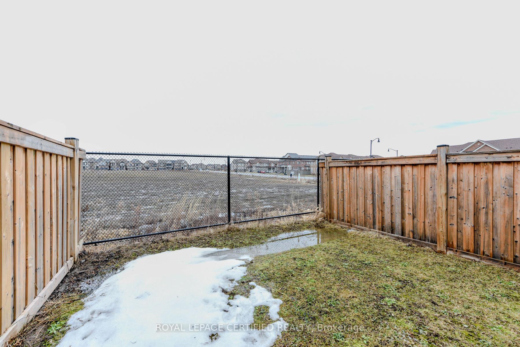 Photo 5 of 70 Fann Drive, Brampton, Northwest Brampton — HOMEH