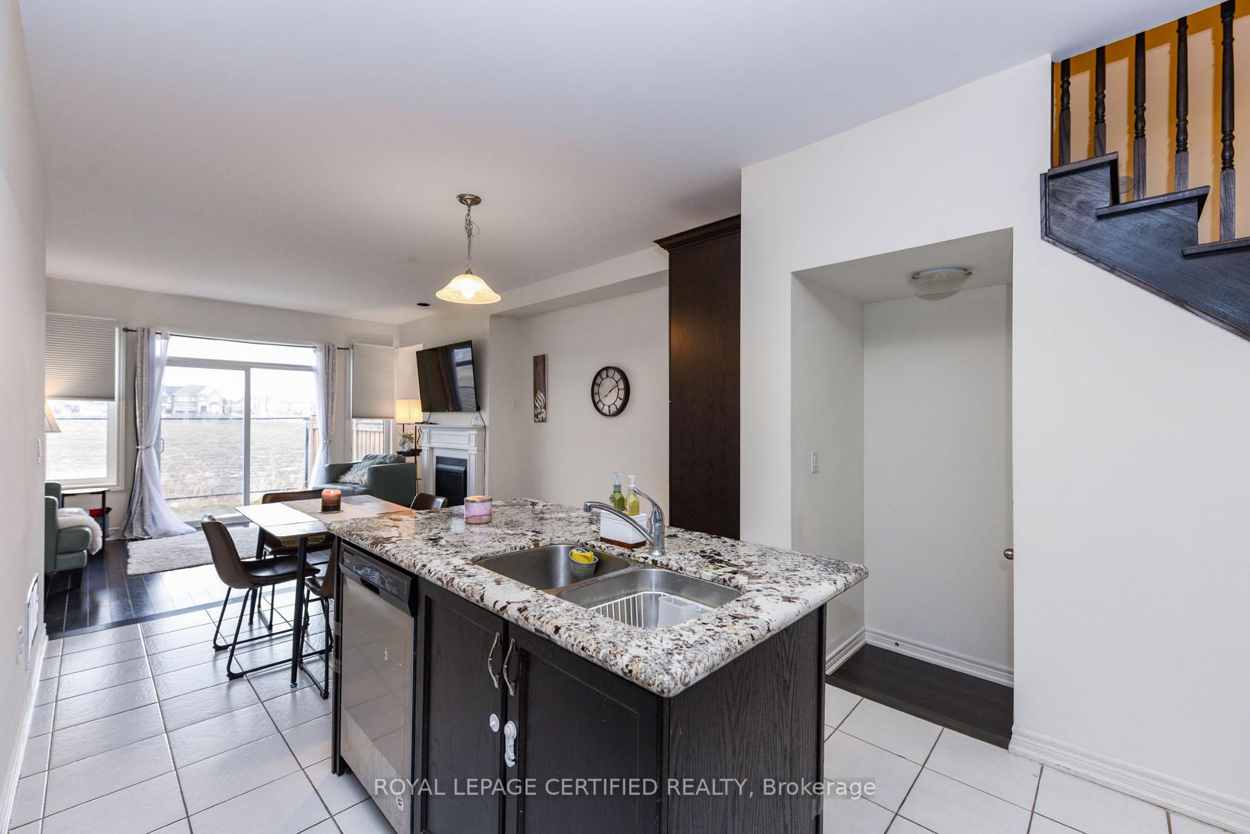 Photo 11 of 70 Fann Drive, Brampton, Northwest Brampton — HOMEH