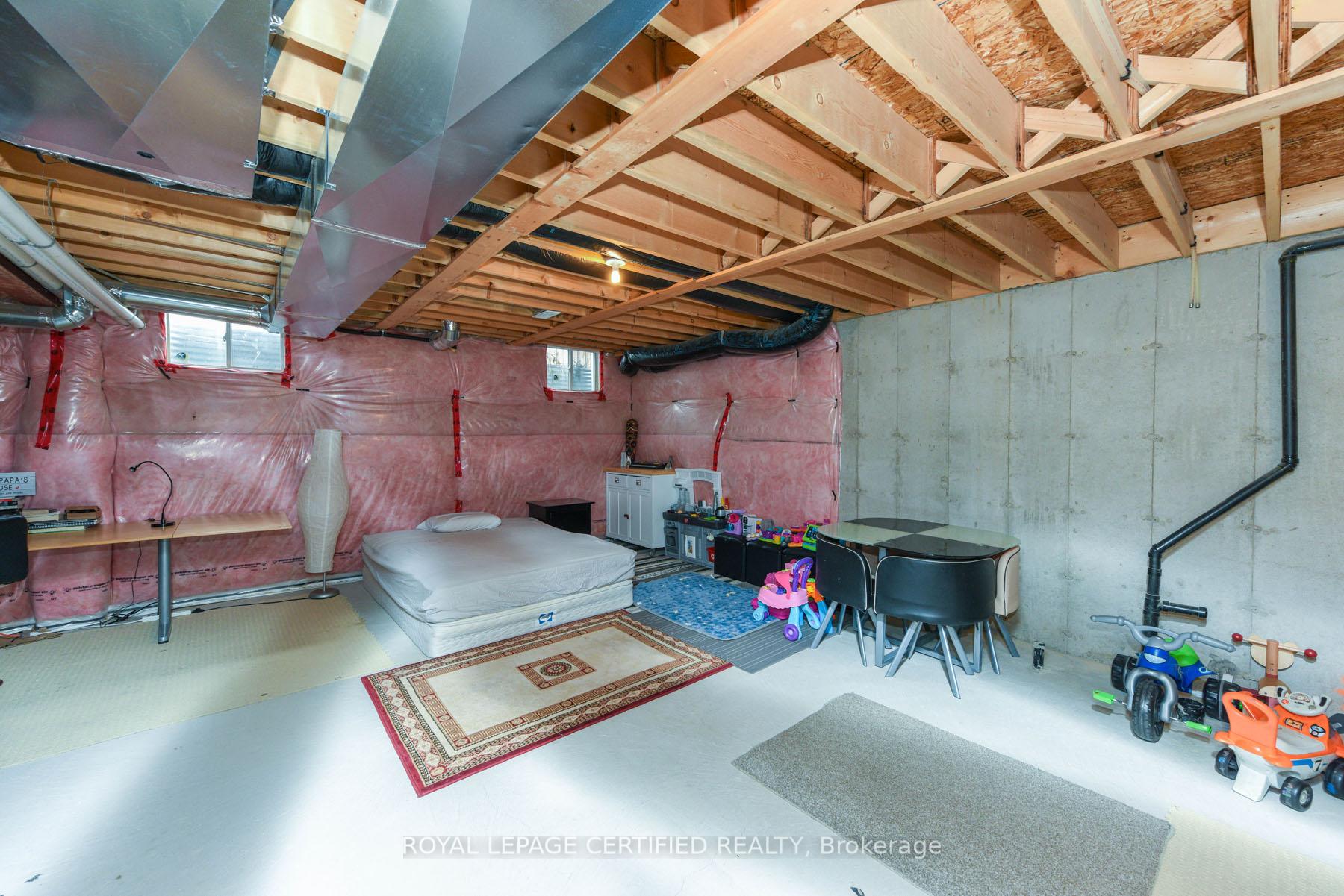 Photo 37 of 70 Fann Drive, Brampton, Northwest Brampton — HOMEH