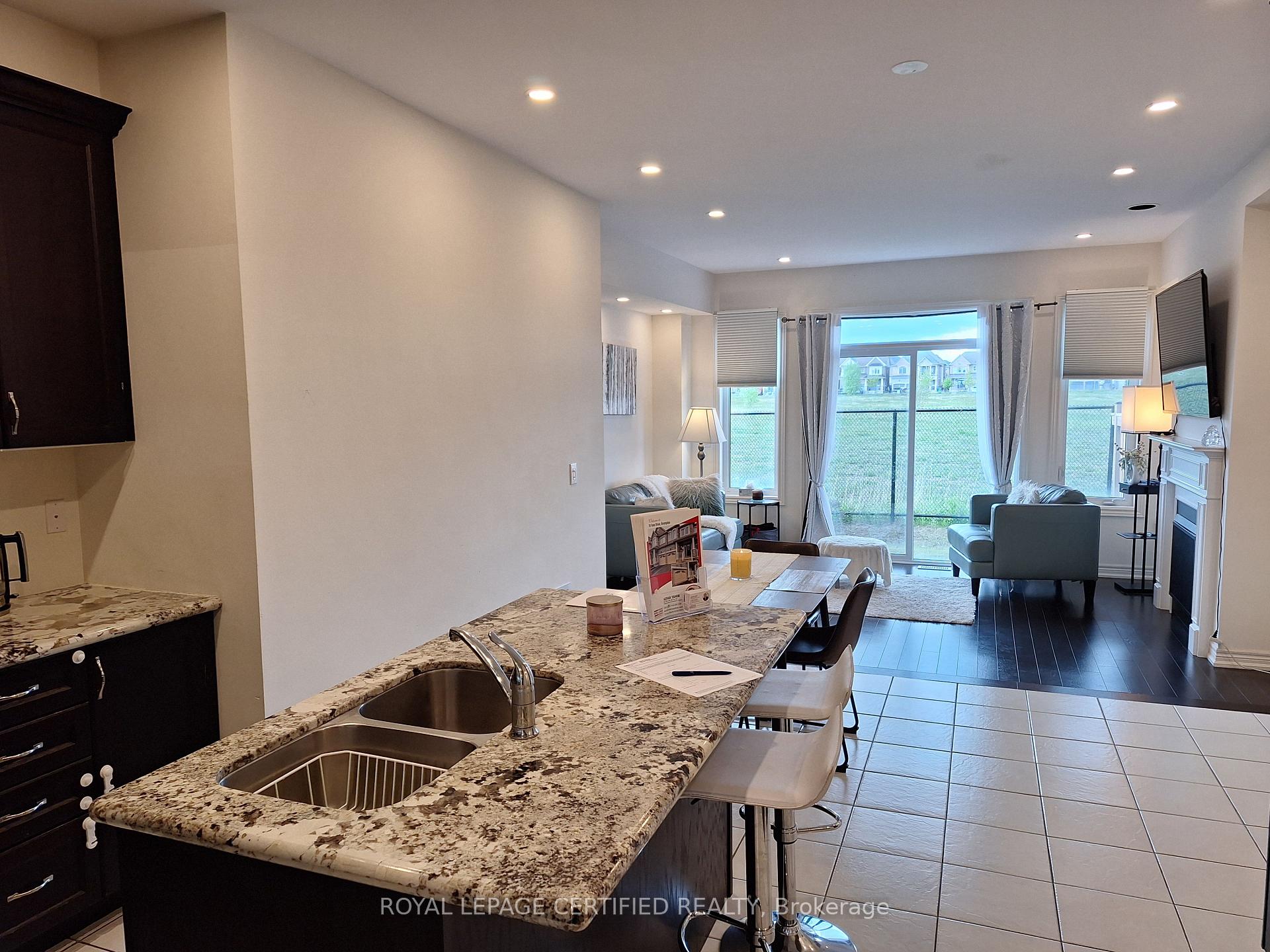 Photo 44 of 70 Fann Drive, Brampton, Northwest Brampton — HOMEH