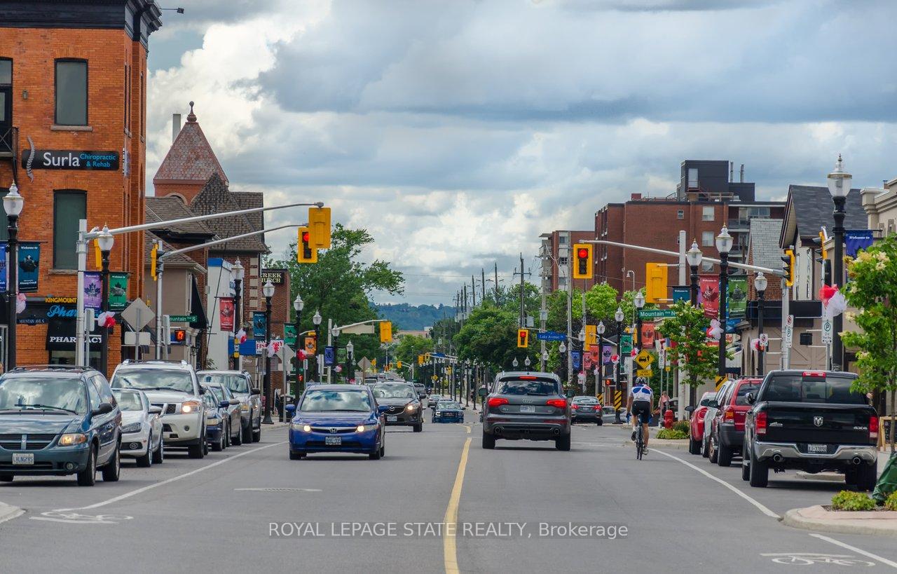 Photo 9 of 64 Deerhurst Road, Hamilton, Stoney Creek — HOMEH
