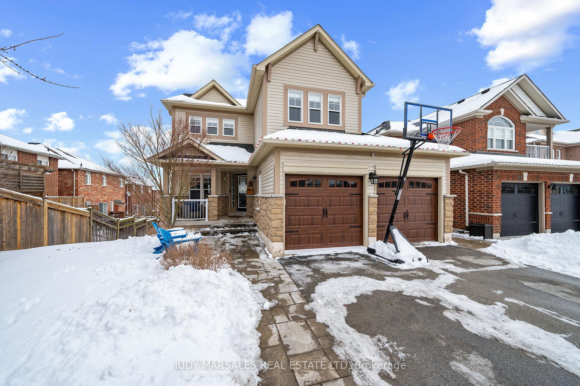 Photo 3 of 11 Sundial Crescent, Hamilton, Dundas — HOMEH