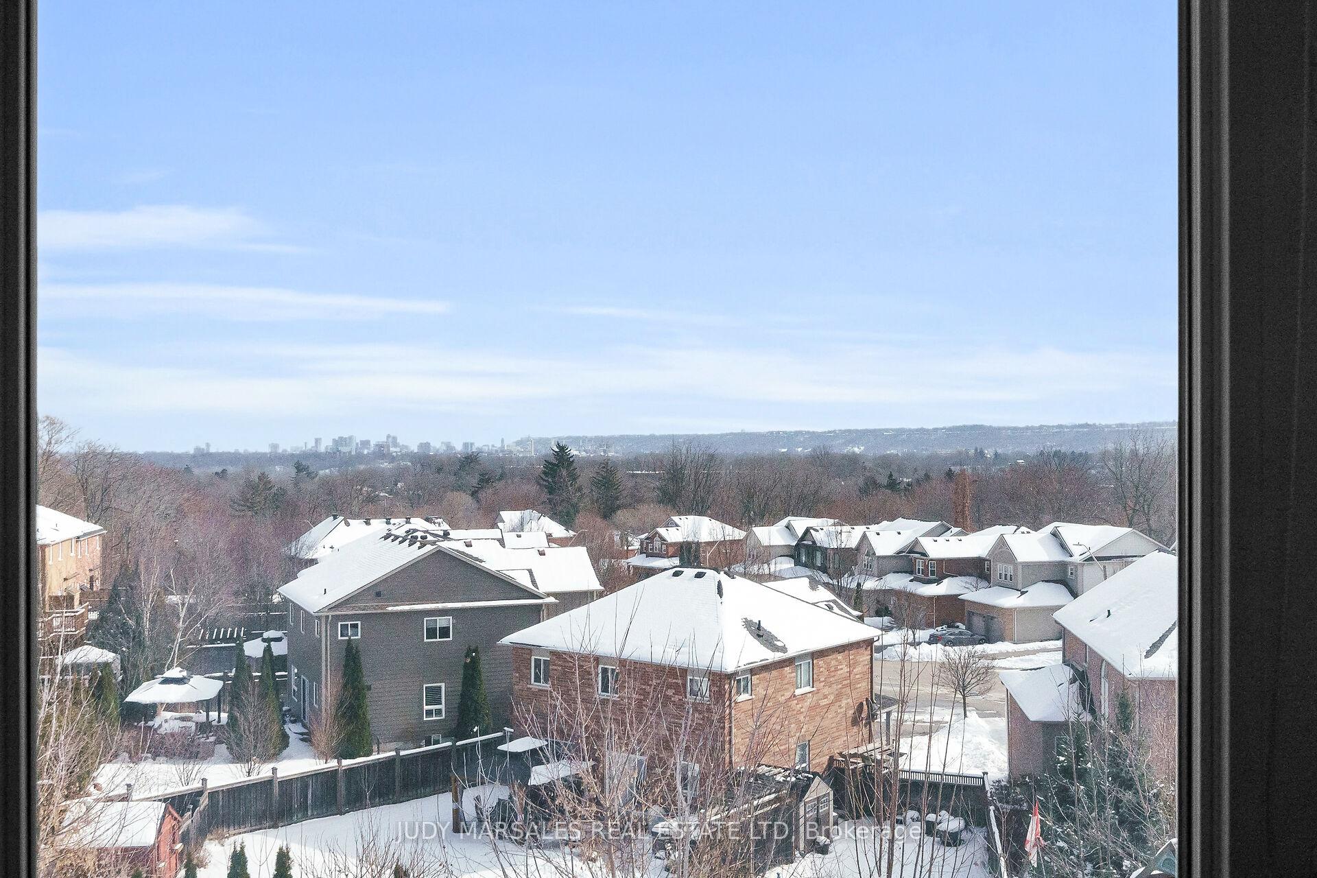 Photo 31 of 11 Sundial Crescent, Hamilton, Dundas — HOMEH