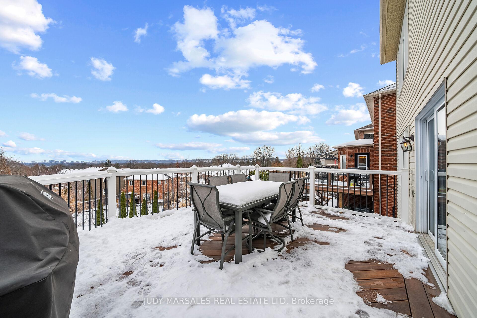 Photo 41 of 11 Sundial Crescent, Hamilton, Dundas — HOMEH