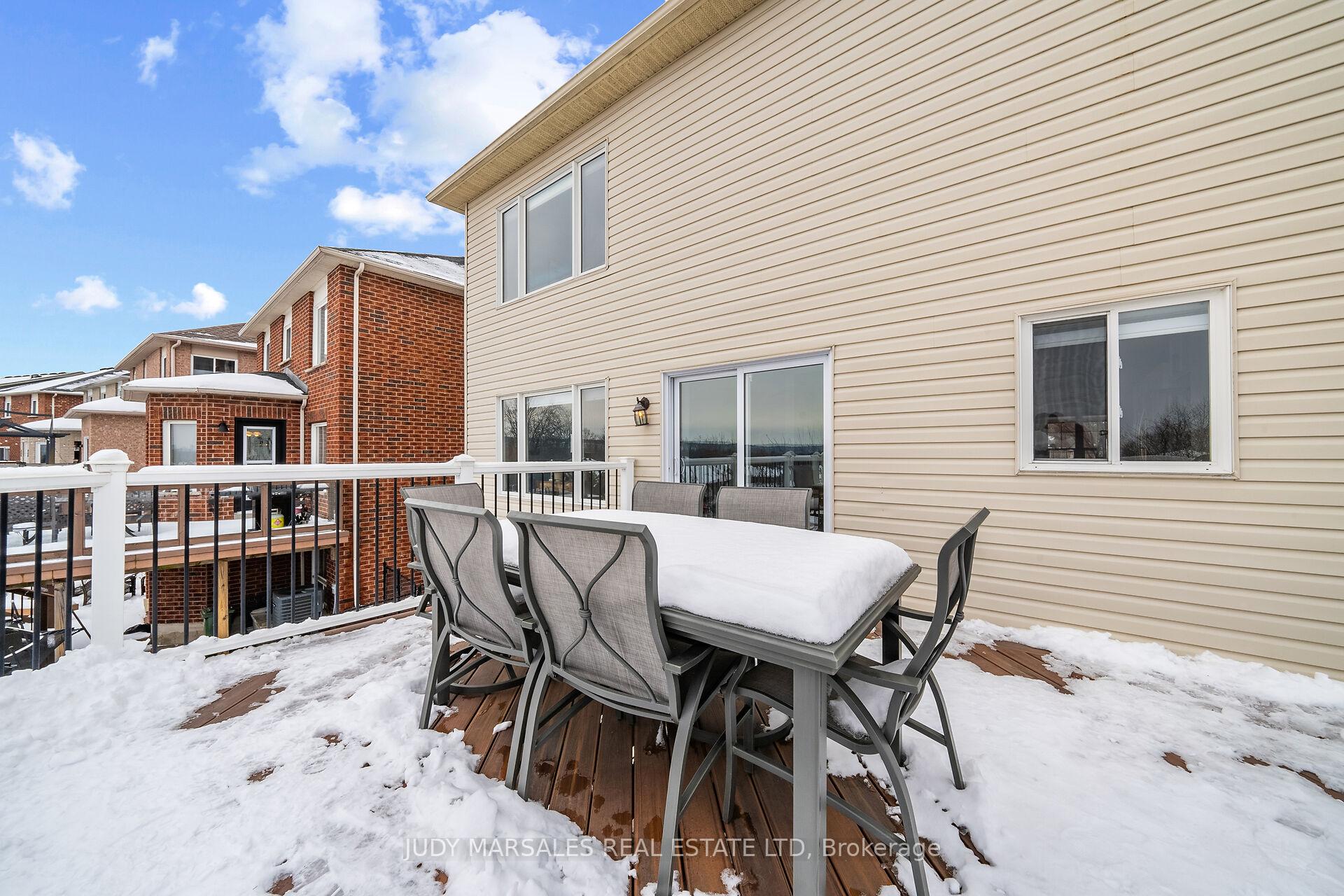 Photo 43 of 11 Sundial Crescent, Hamilton, Dundas — HOMEH