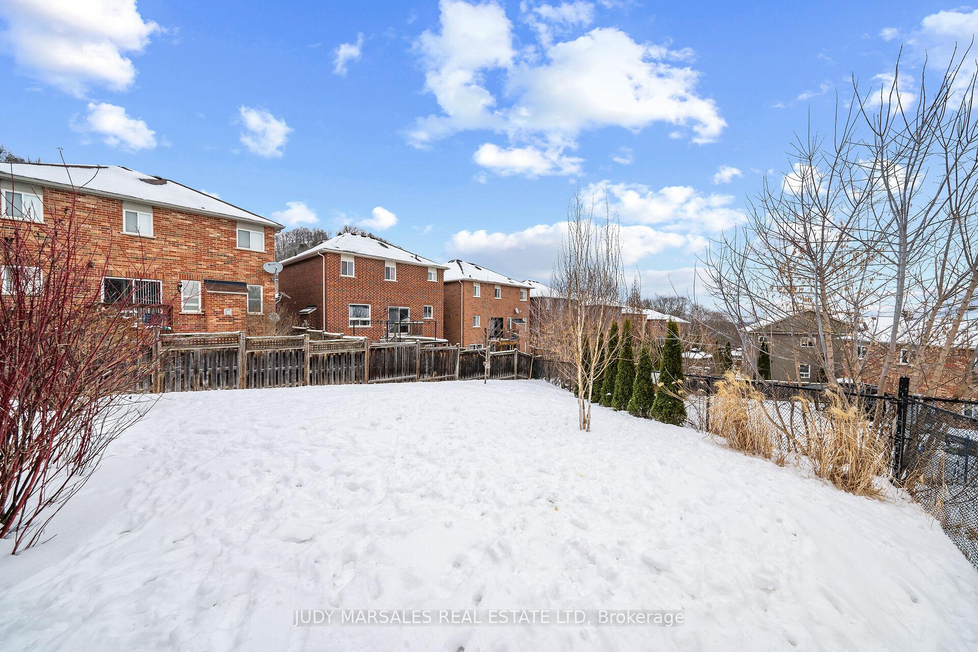 Photo 47 of 11 Sundial Crescent, Hamilton, Dundas — HOMEH