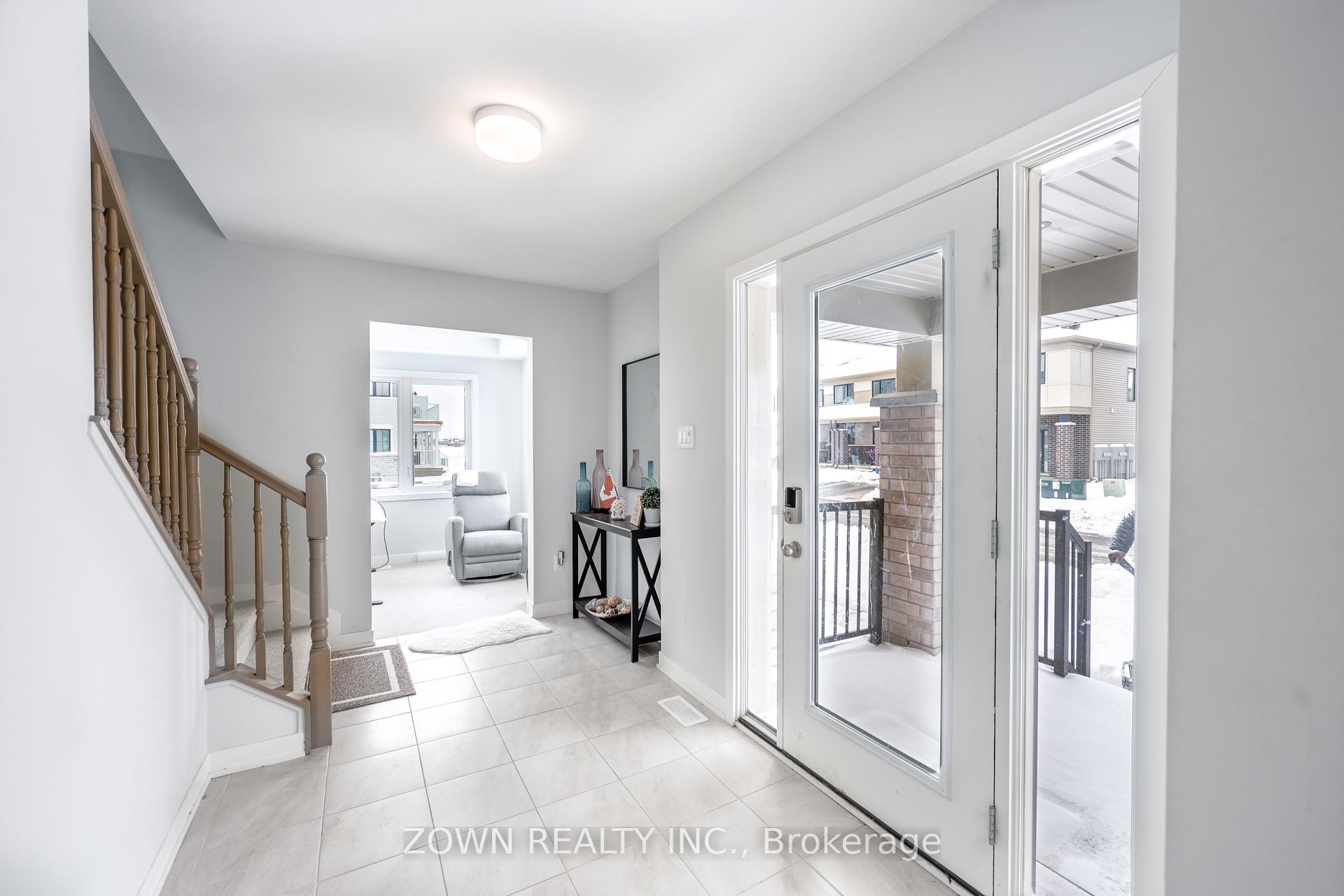 Photo 3 of 21 Stitch Mews, Ottawa, Goulbourn Twp From Franktown Rd/South To Rideau — HOMEH