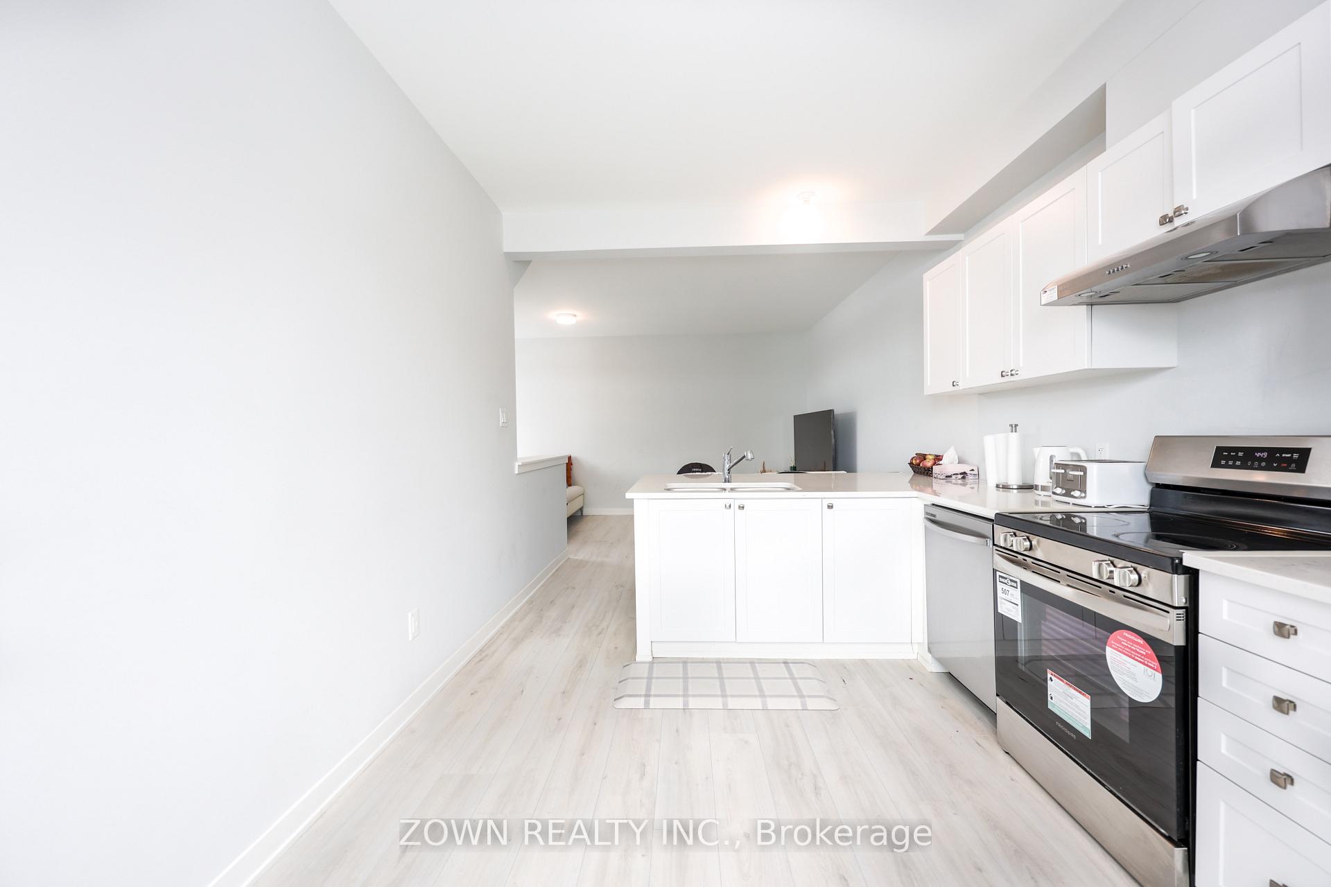 Photo 11 of 21 Stitch Mews, Ottawa, Goulbourn Twp From Franktown Rd/South To Rideau — HOMEH