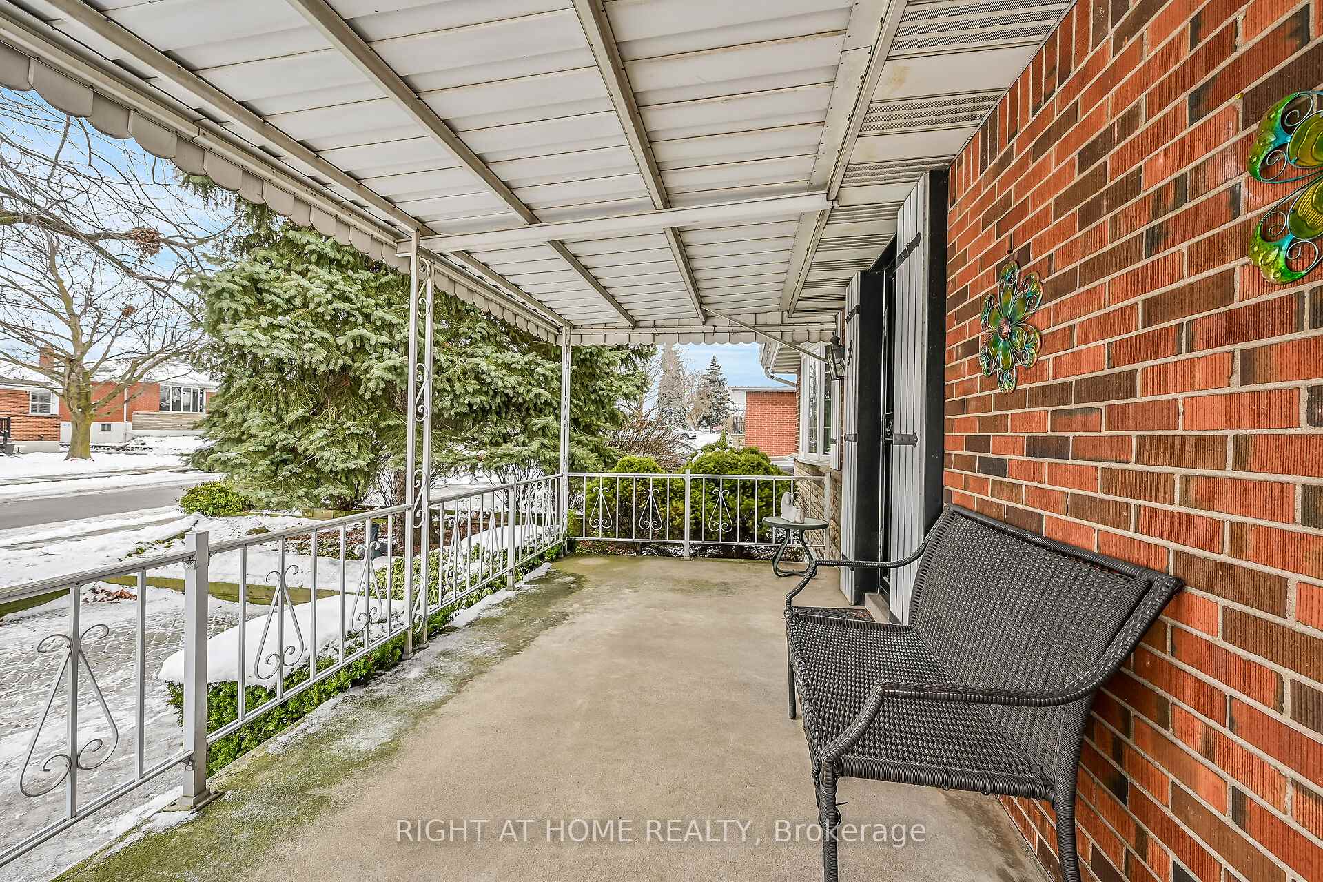 Photo 4 of 98 Welbourn Drive, Hamilton, Balfour — HOMEH