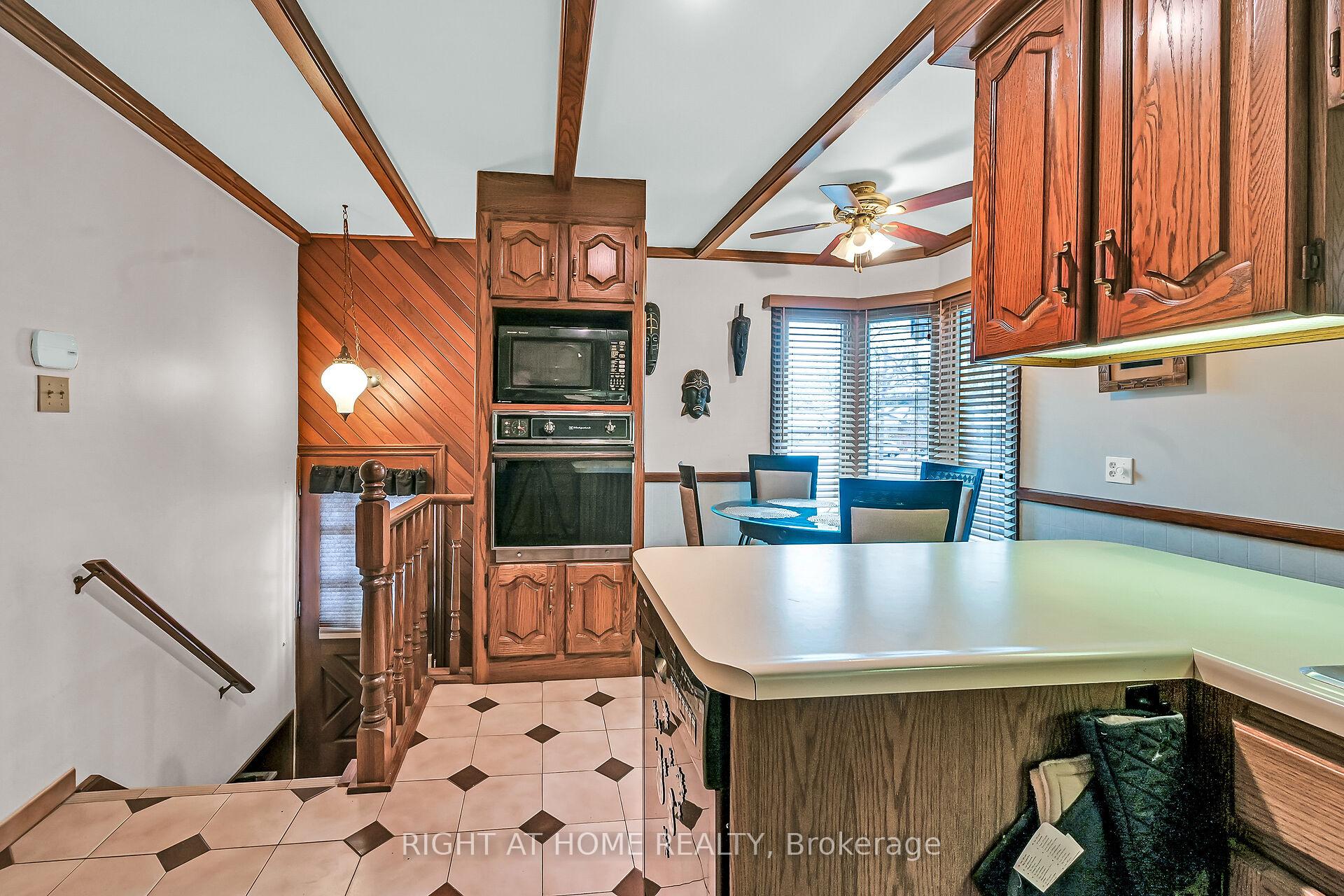Photo 14 of 98 Welbourn Drive, Hamilton, Balfour — HOMEH