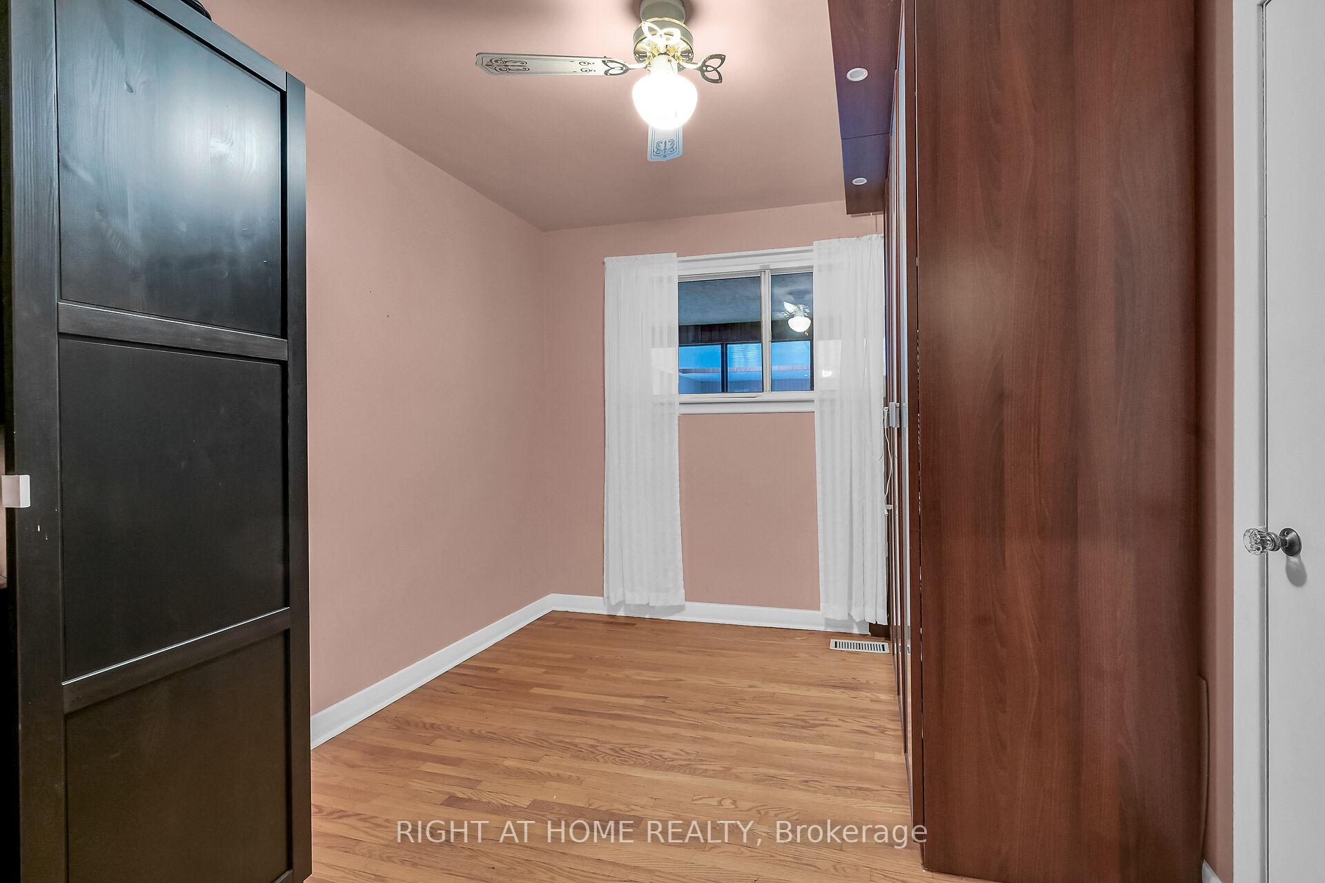 Photo 18 of 98 Welbourn Drive, Hamilton, Balfour — HOMEH