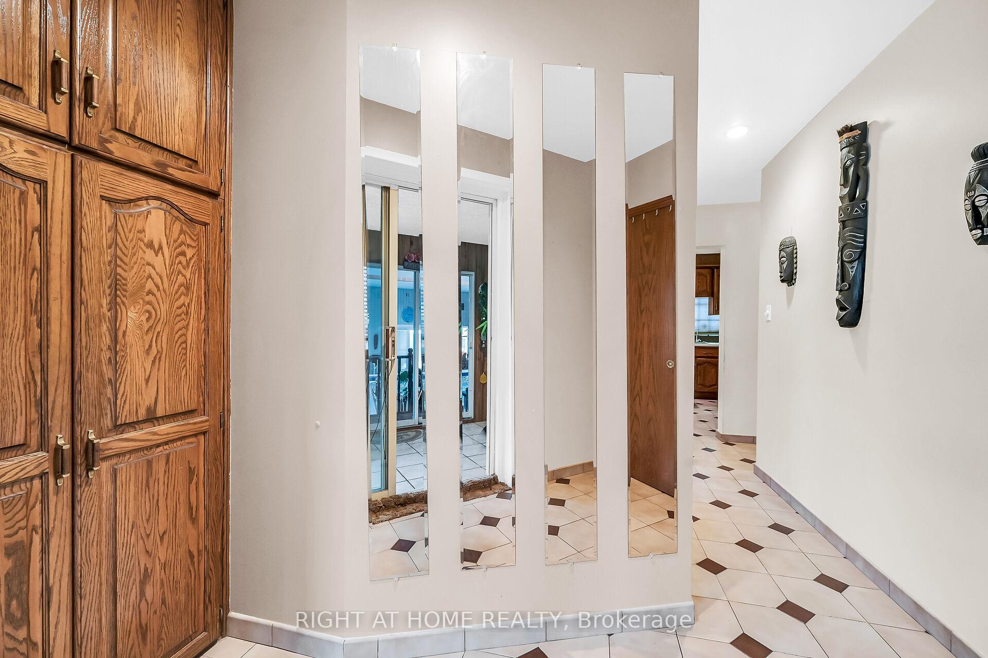 Photo 21 of 98 Welbourn Drive, Hamilton, Balfour — HOMEH