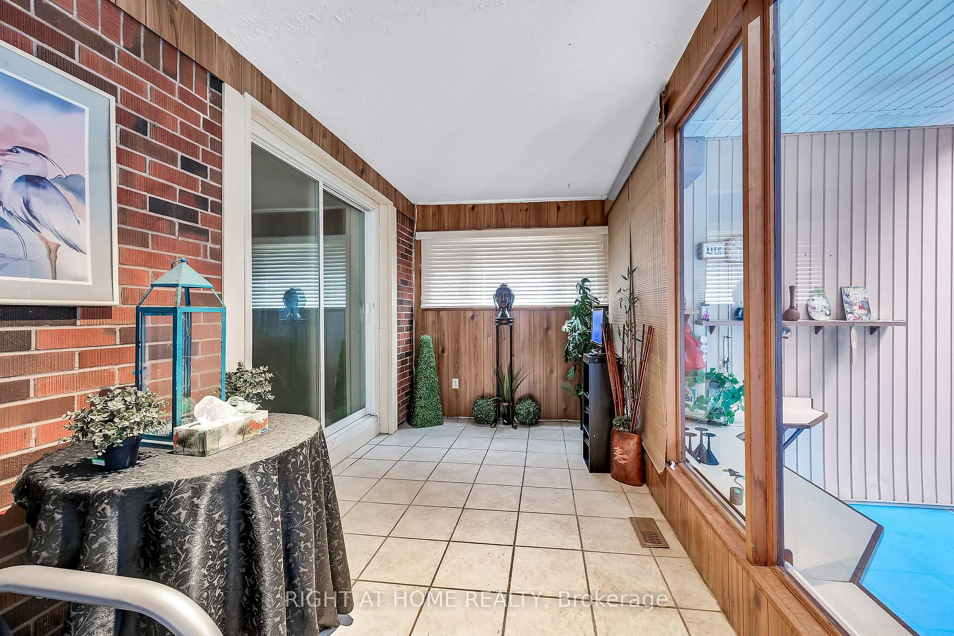 Photo 23 of 98 Welbourn Drive, Hamilton, Balfour — HOMEH