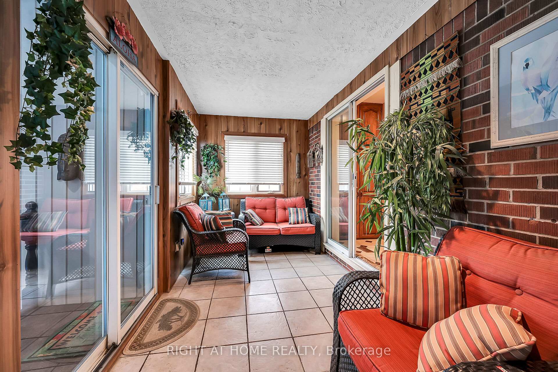 Photo 25 of 98 Welbourn Drive, Hamilton, Balfour — HOMEH