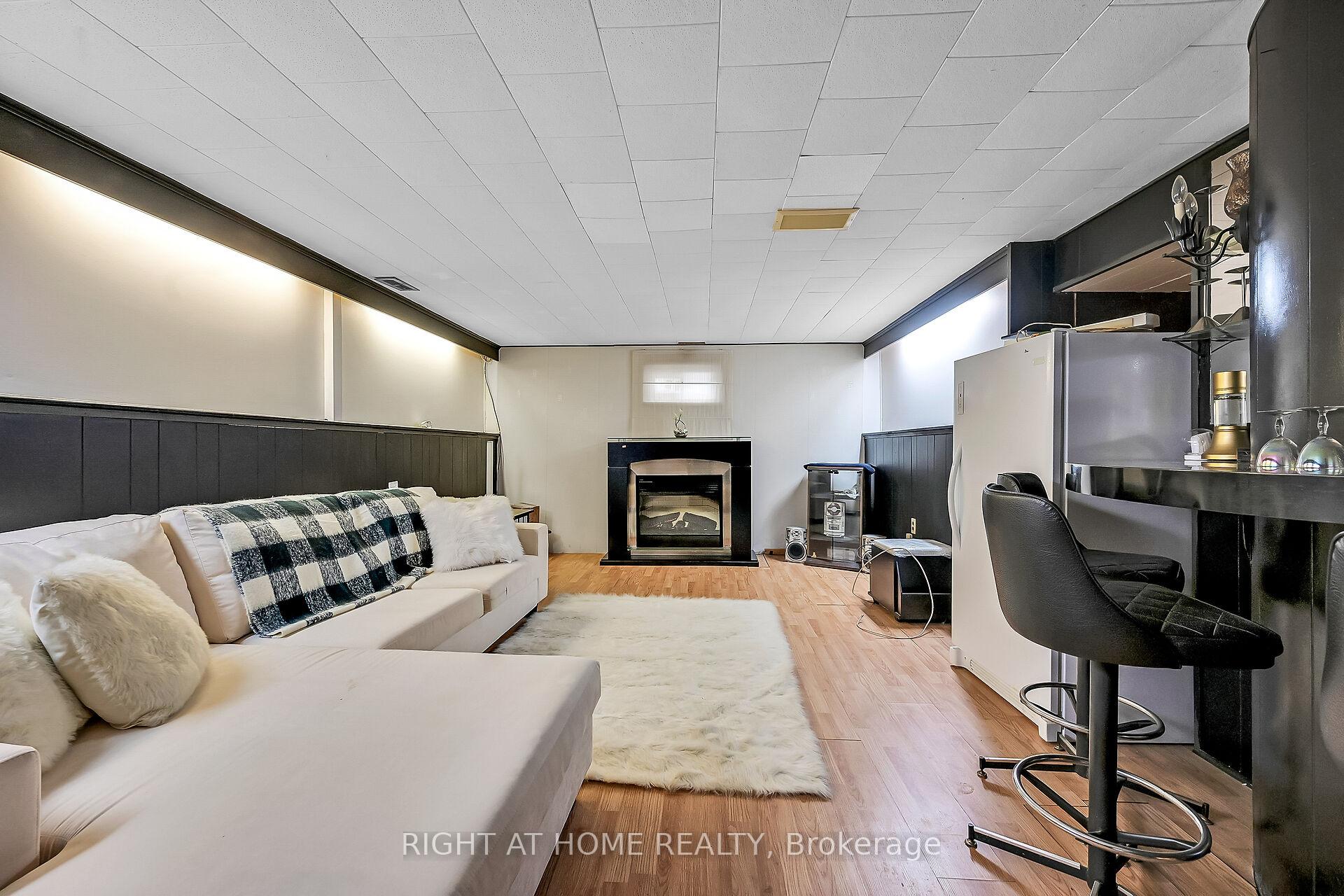 Photo 34 of 98 Welbourn Drive, Hamilton, Balfour — HOMEH