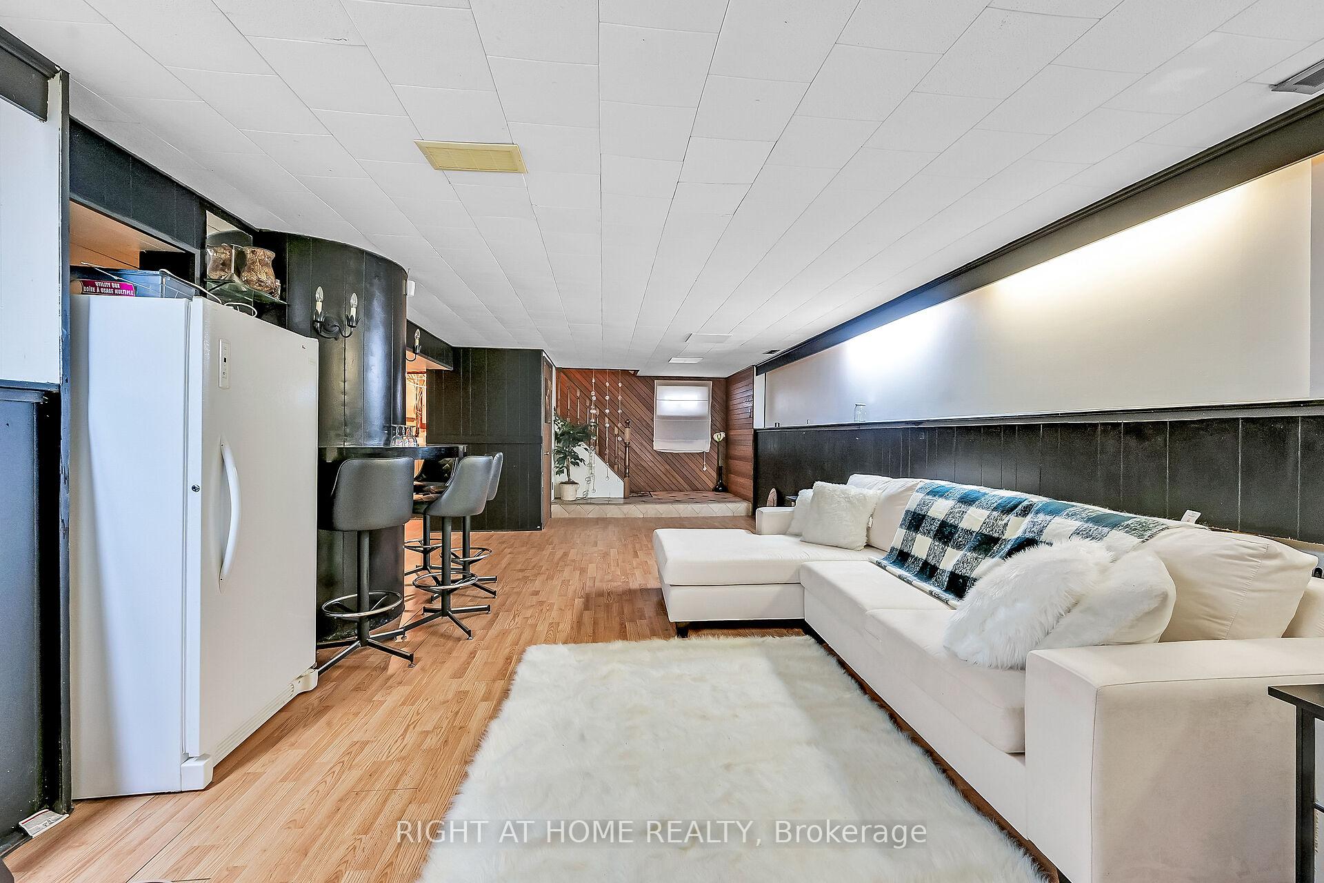 Photo 35 of 98 Welbourn Drive, Hamilton, Balfour — HOMEH