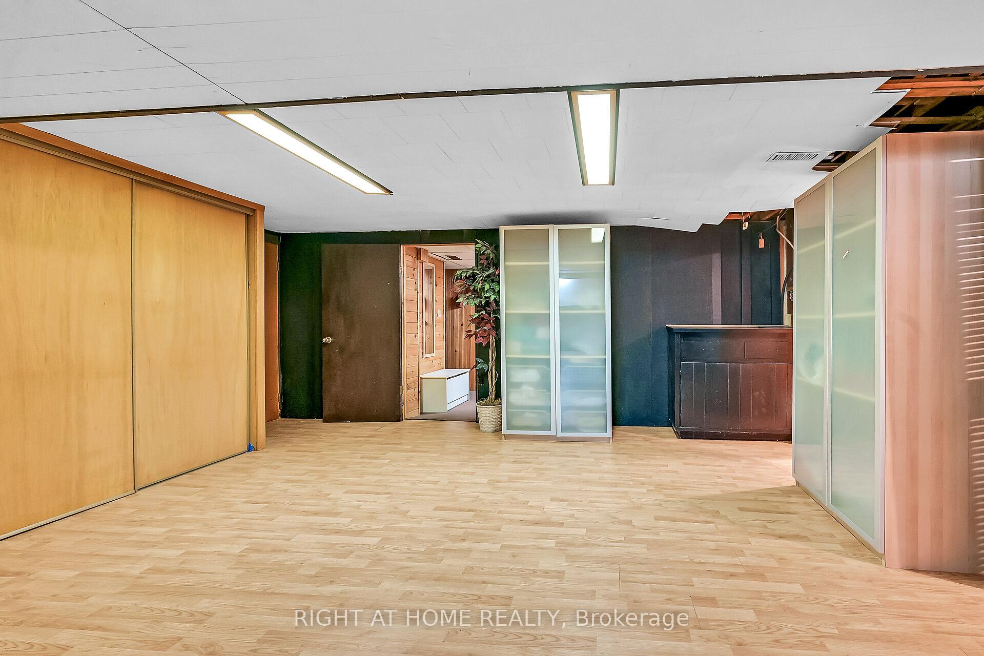 Photo 37 of 98 Welbourn Drive, Hamilton, Balfour — HOMEH