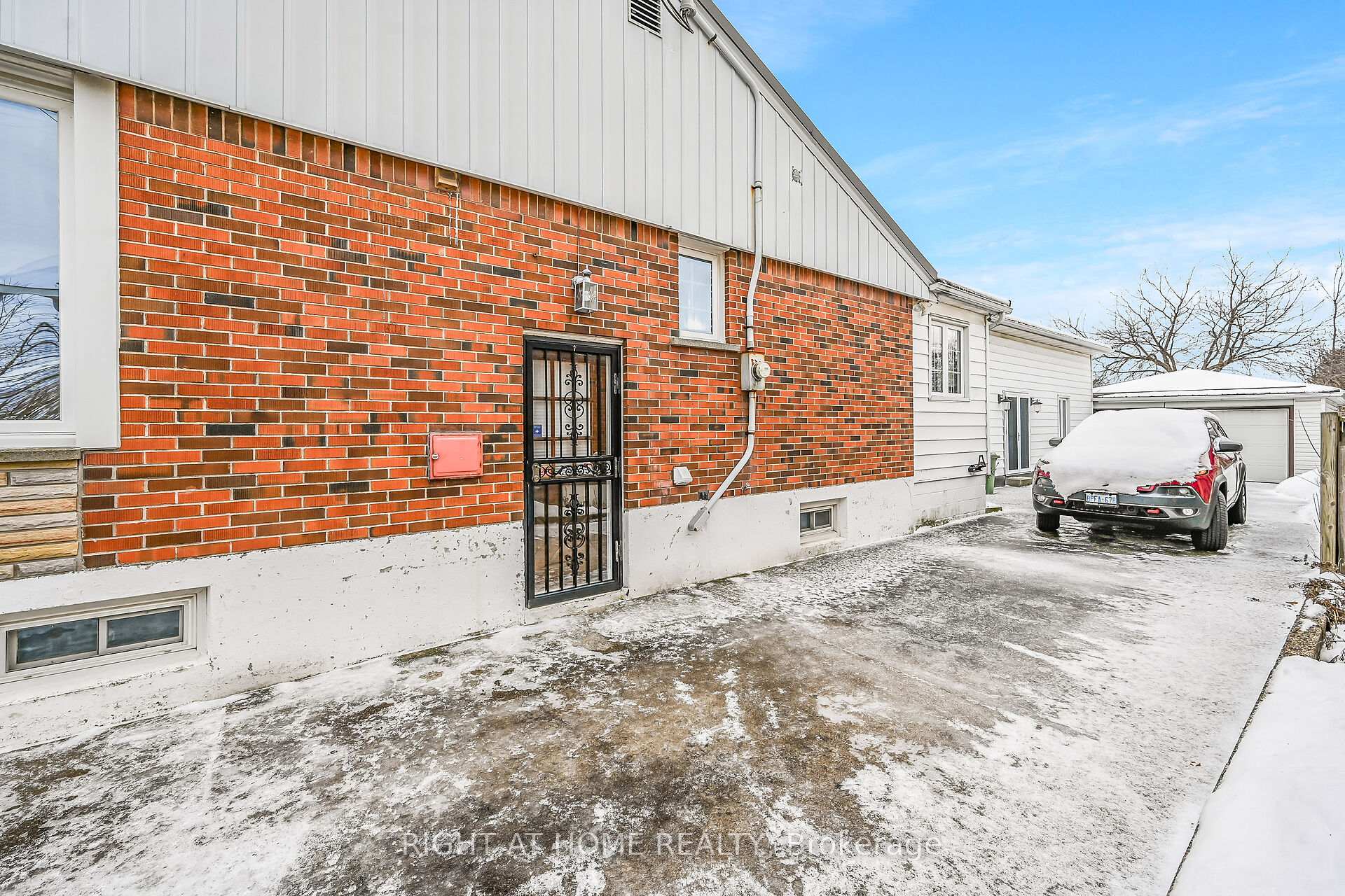 Photo 45 of 98 Welbourn Drive, Hamilton, Balfour — HOMEH