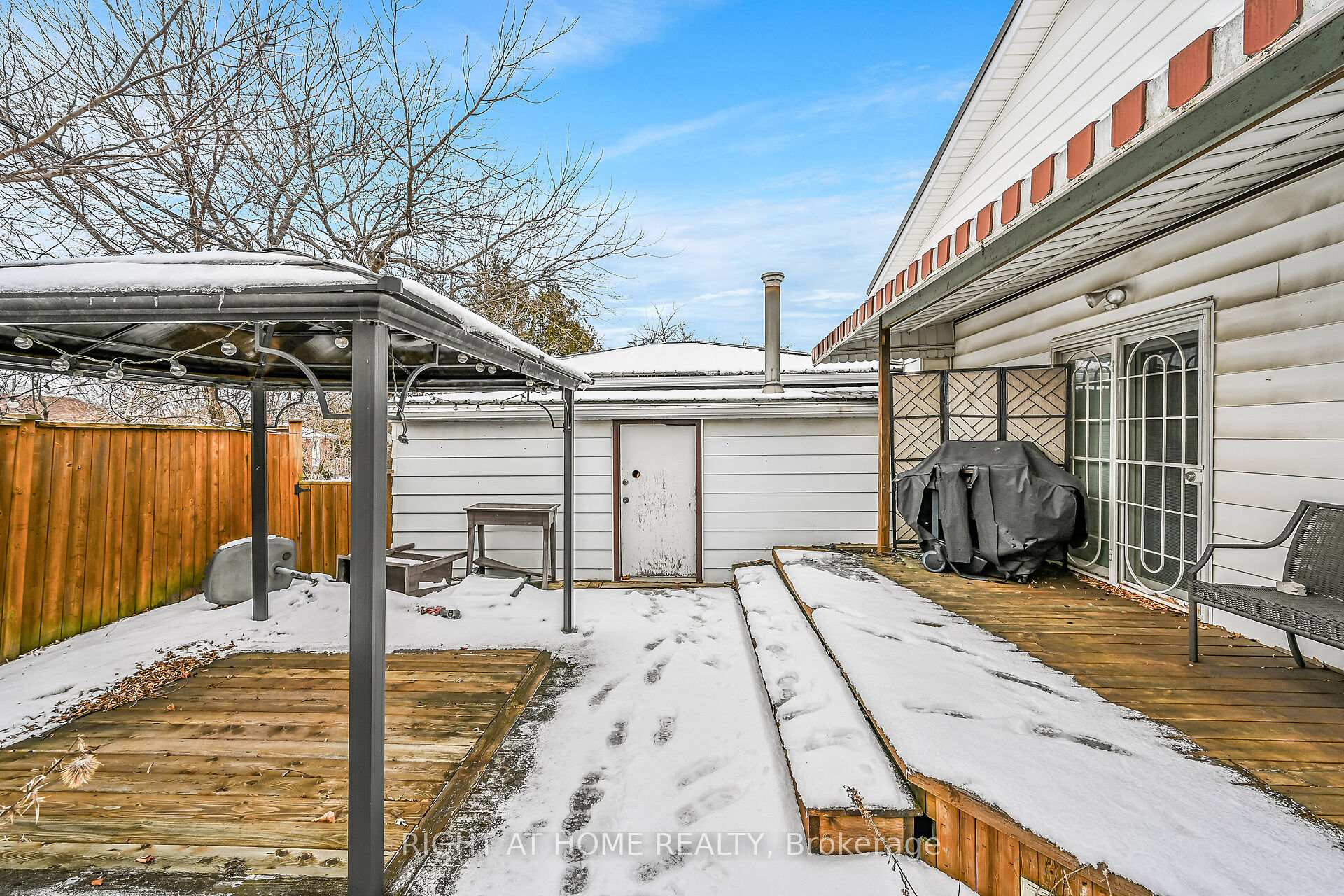Photo 48 of 98 Welbourn Drive, Hamilton, Balfour — HOMEH