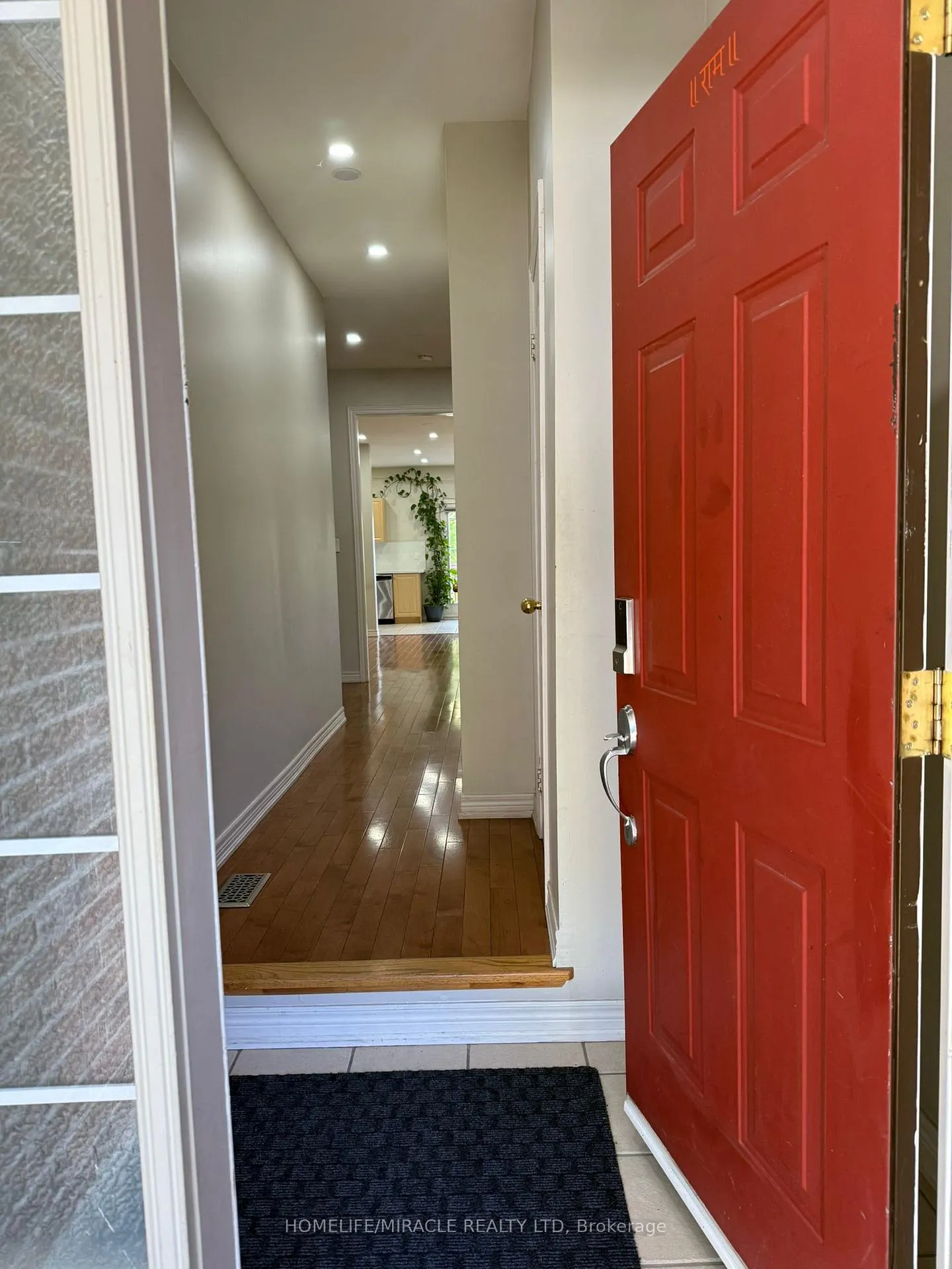 Photo 3 of 9 Joseph Street, Brampton, Downtown Brampton — HOMEH