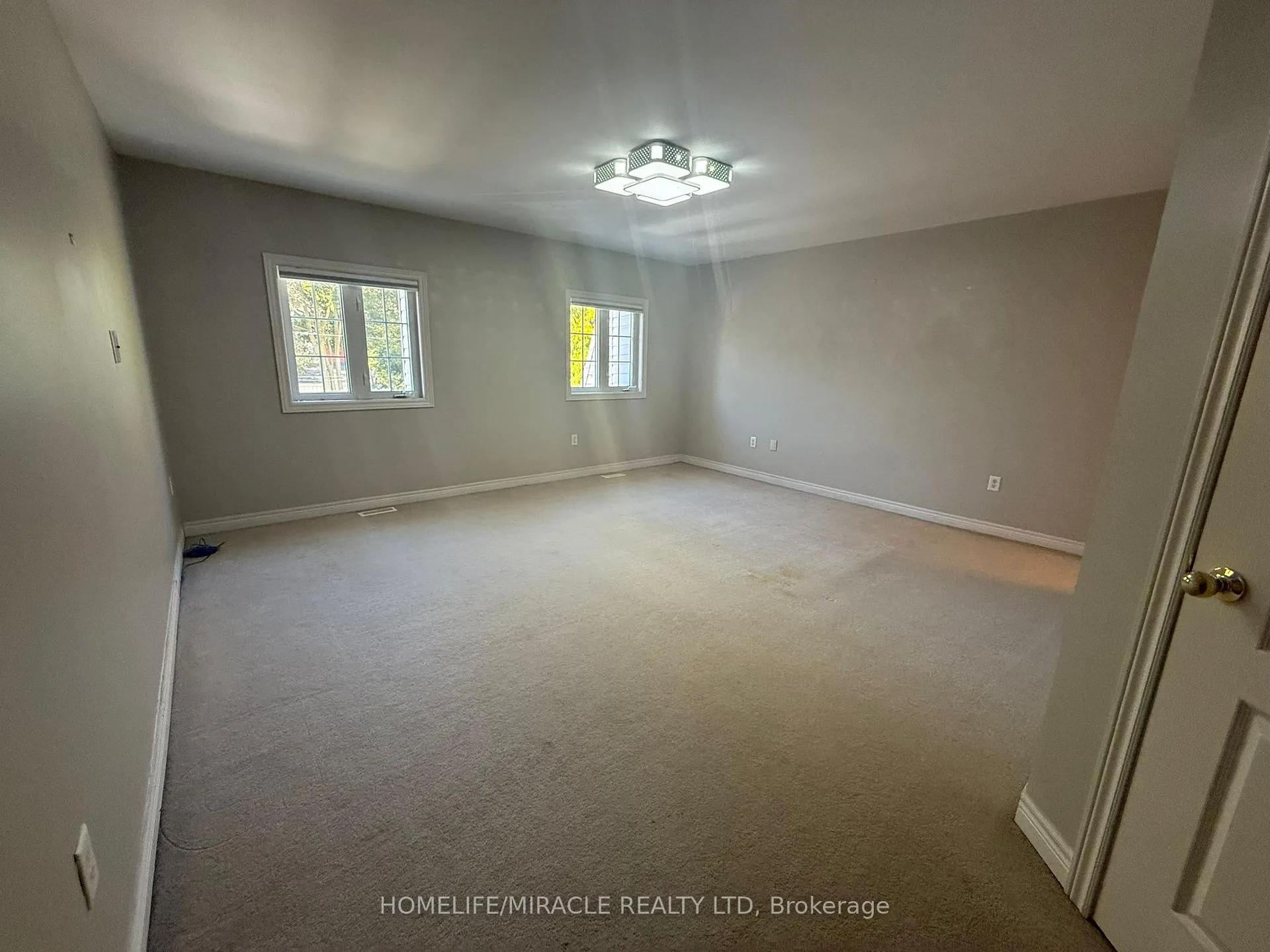 Photo 8 of 9 Joseph Street, Brampton, Downtown Brampton — HOMEH