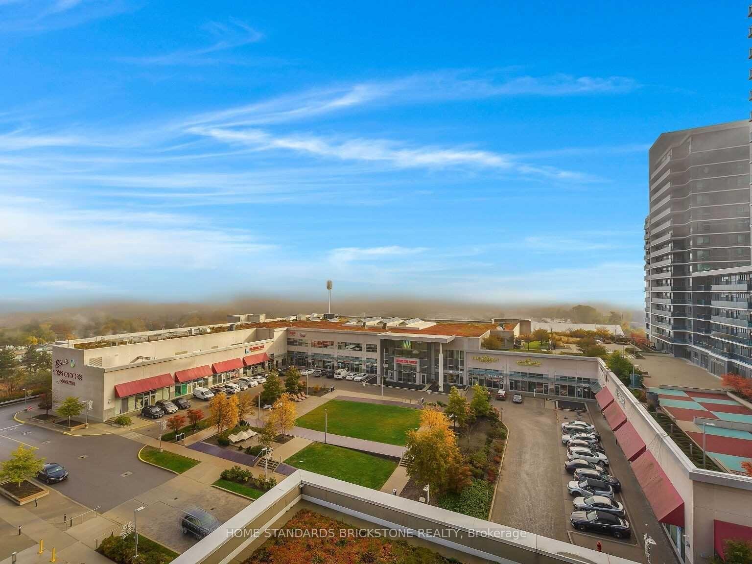 Photo 4 of Unit 605, 7171 Yonge Street, Markham, Thornhill — HOMEH