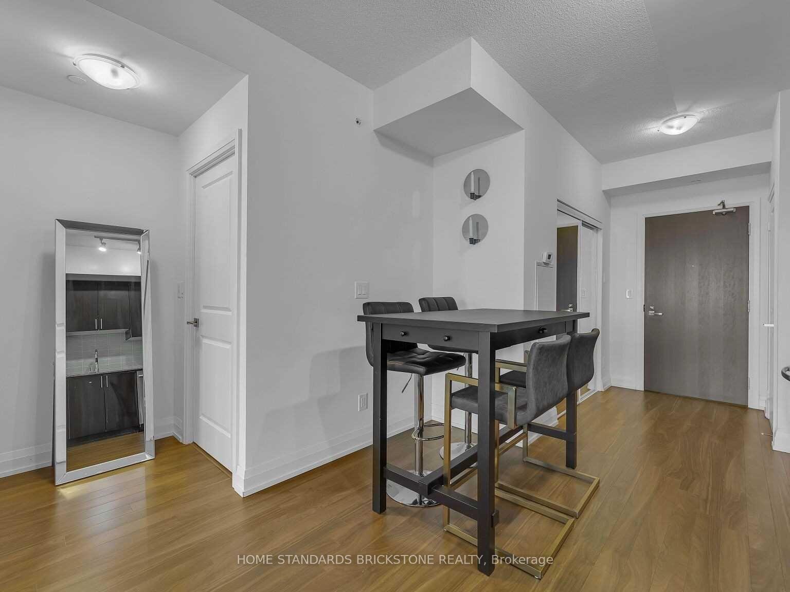 Photo 8 of Unit 605, 7171 Yonge Street, Markham, Thornhill — HOMEH