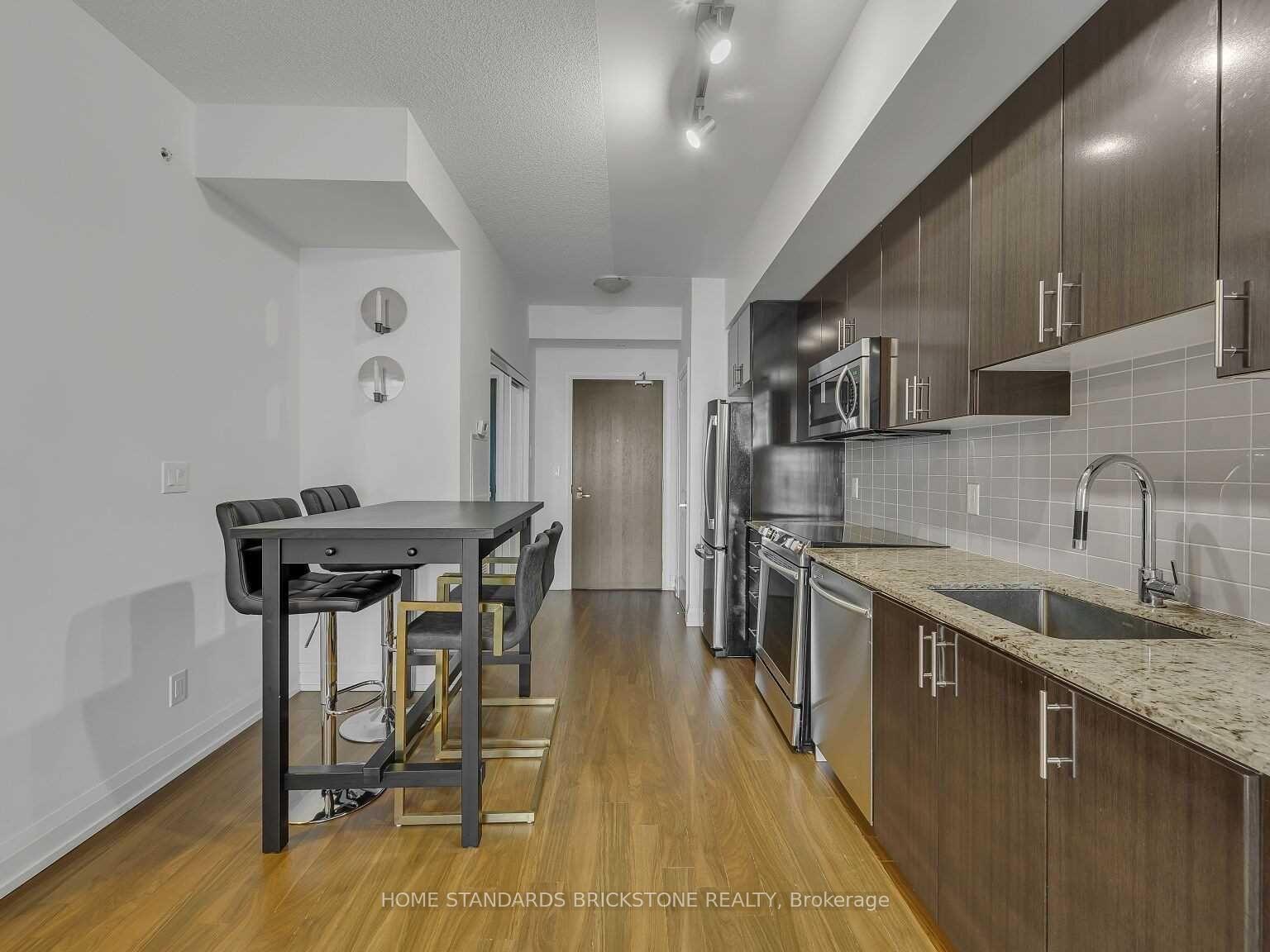 Photo 9 of Unit 605, 7171 Yonge Street, Markham, Thornhill — HOMEH