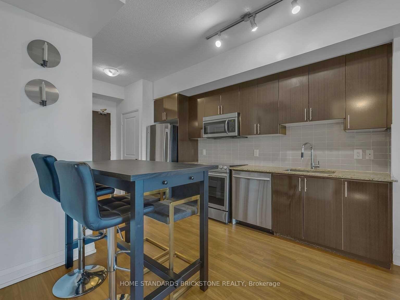Photo 10 of Unit 605, 7171 Yonge Street, Markham, Thornhill — HOMEH