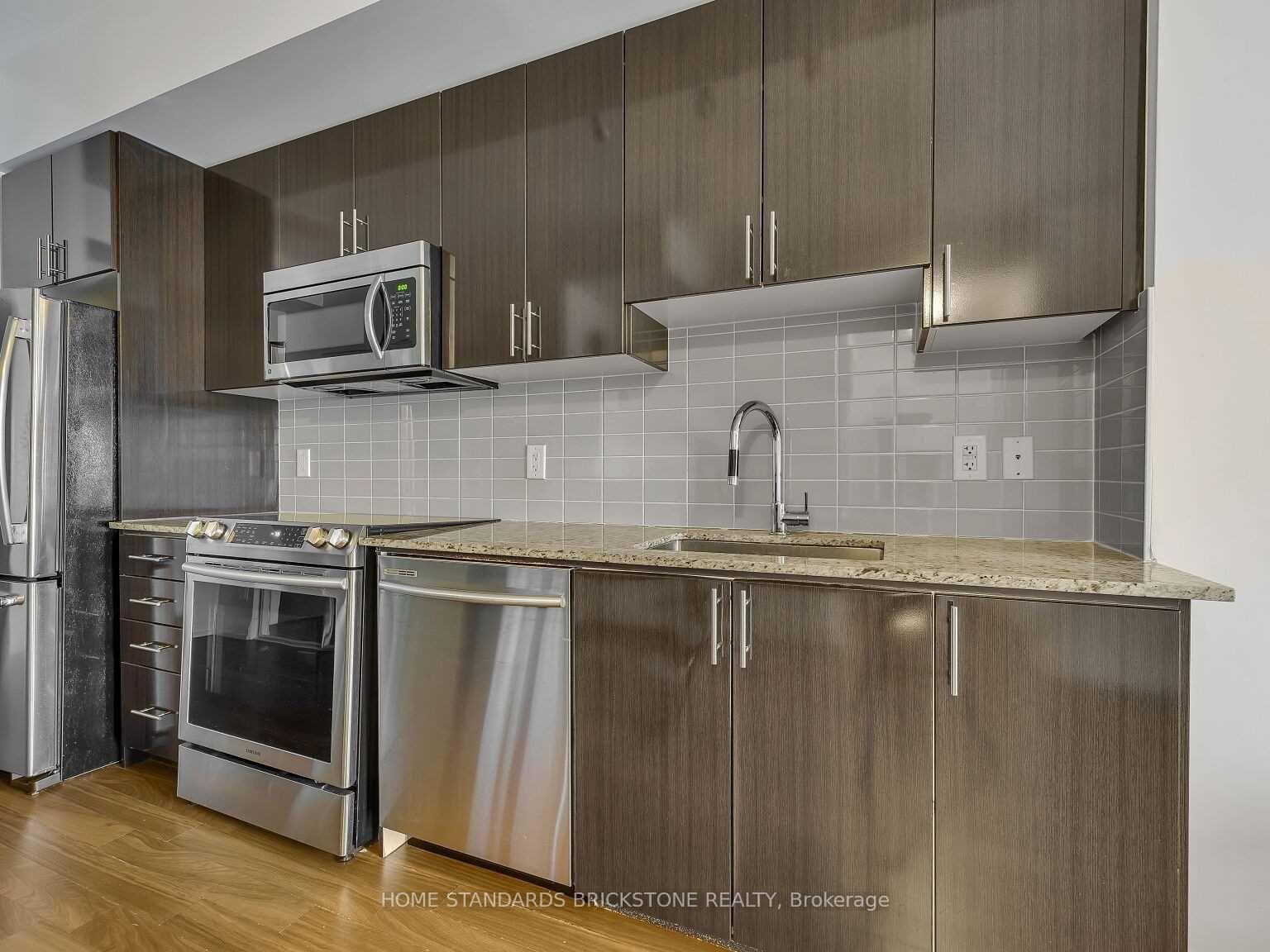 Photo 13 of Unit 605, 7171 Yonge Street, Markham, Thornhill — HOMEH