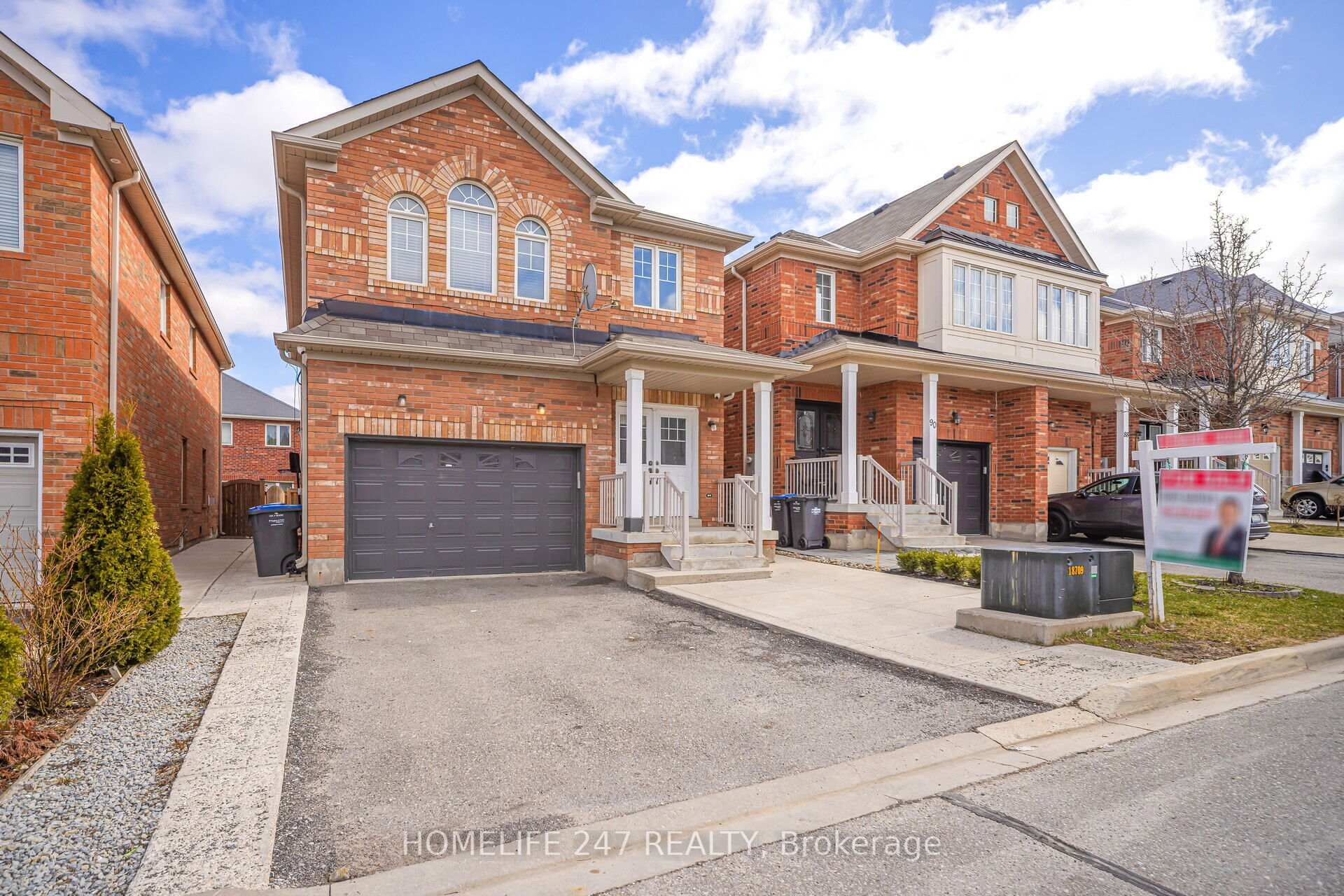 Front of 92 Gulfbrook Circle