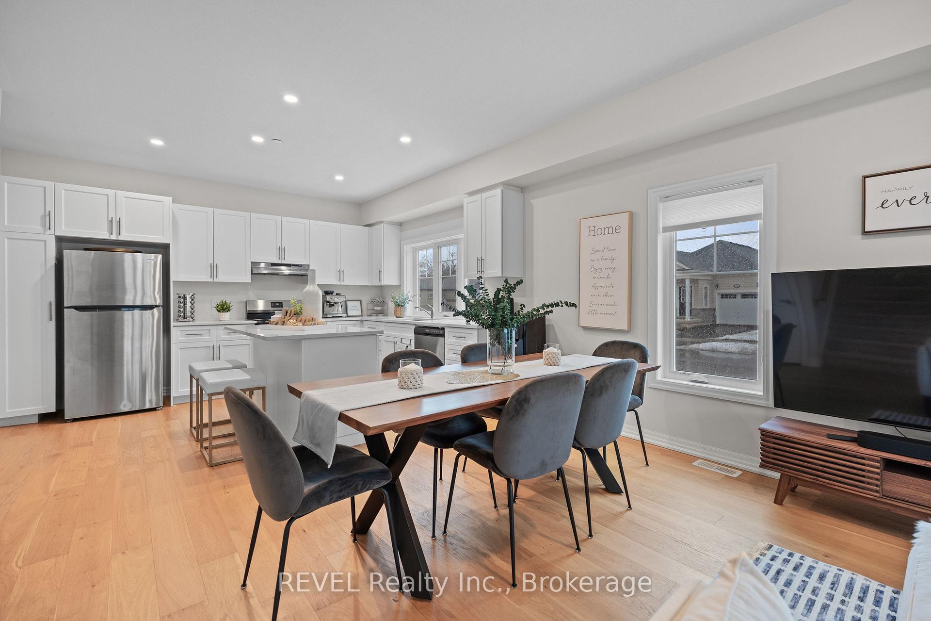 Photo 7 of 2 Bromley Drive, St. Catharines, Port Weller — HOMEH