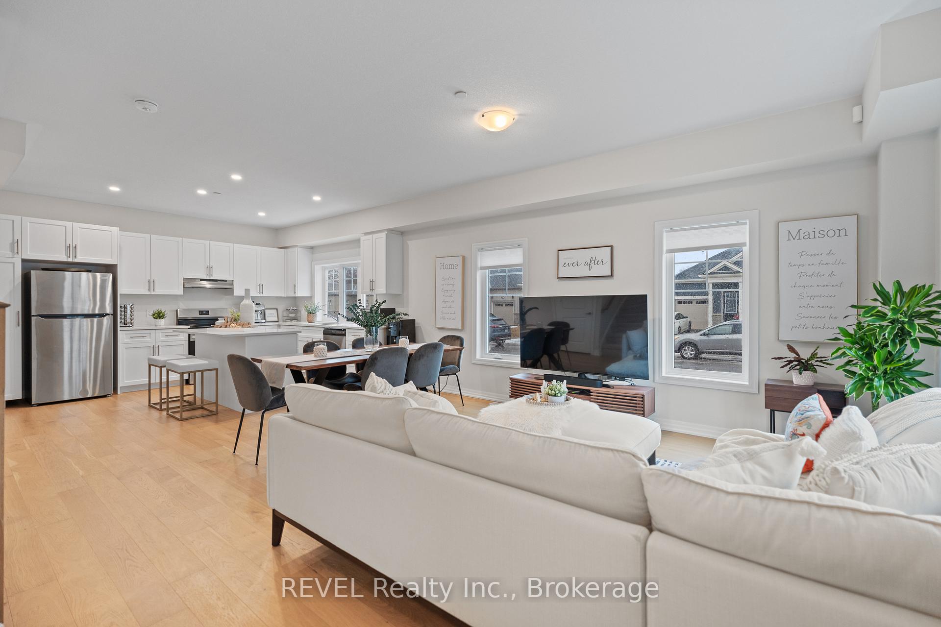 Photo 13 of 2 Bromley Drive, St. Catharines, Port Weller — HOMEH