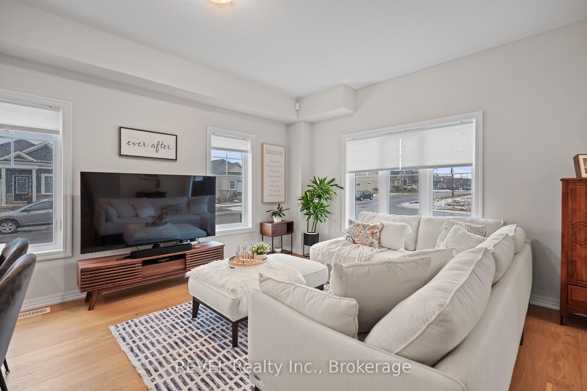 Photo 14 of 2 Bromley Drive, St. Catharines, Port Weller — HOMEH