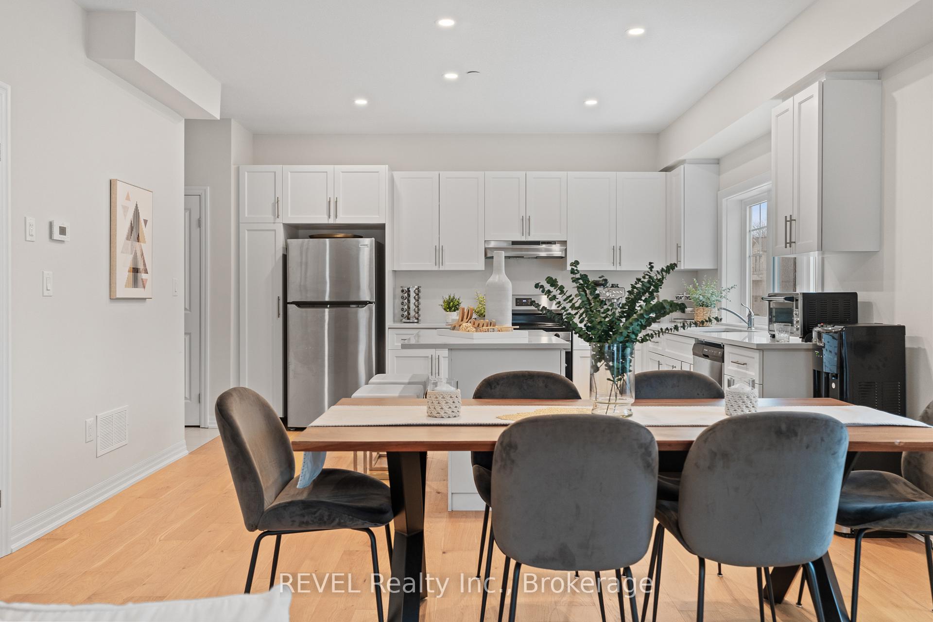 Photo 16 of 2 Bromley Drive, St. Catharines, Port Weller — HOMEH