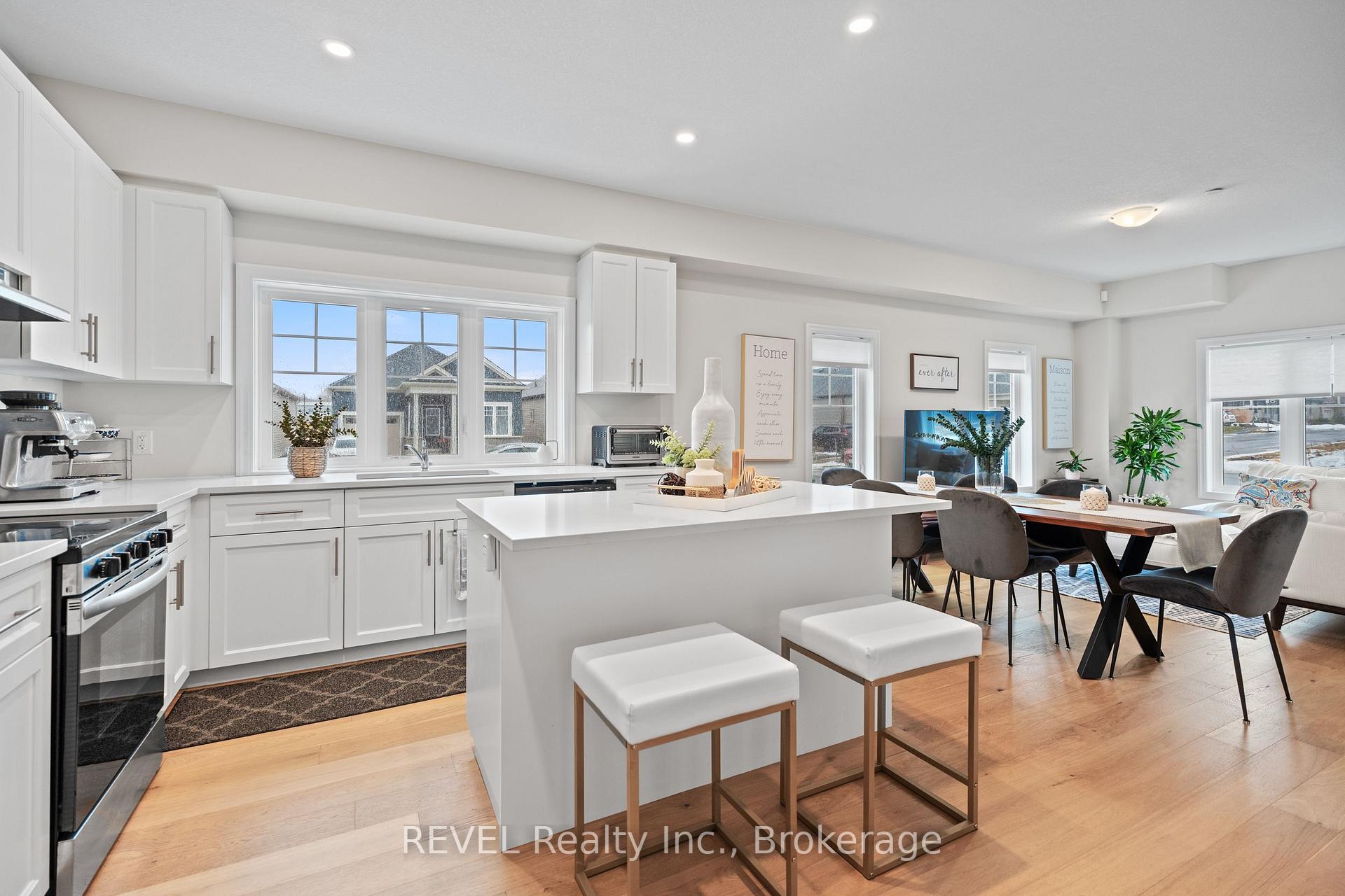 Photo 18 of 2 Bromley Drive, St. Catharines, Port Weller — HOMEH