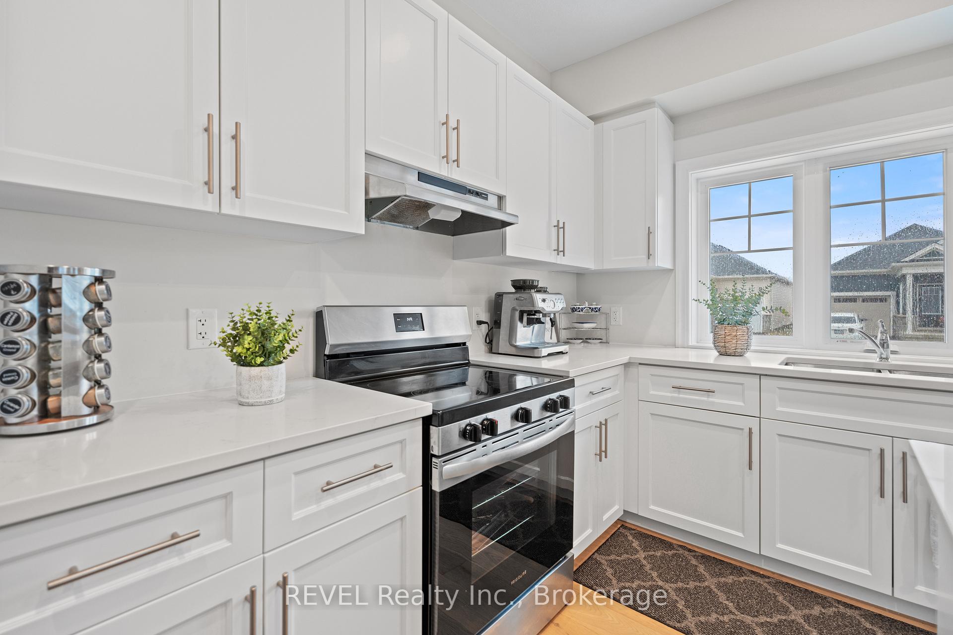 Photo 19 of 2 Bromley Drive, St. Catharines, Port Weller — HOMEH