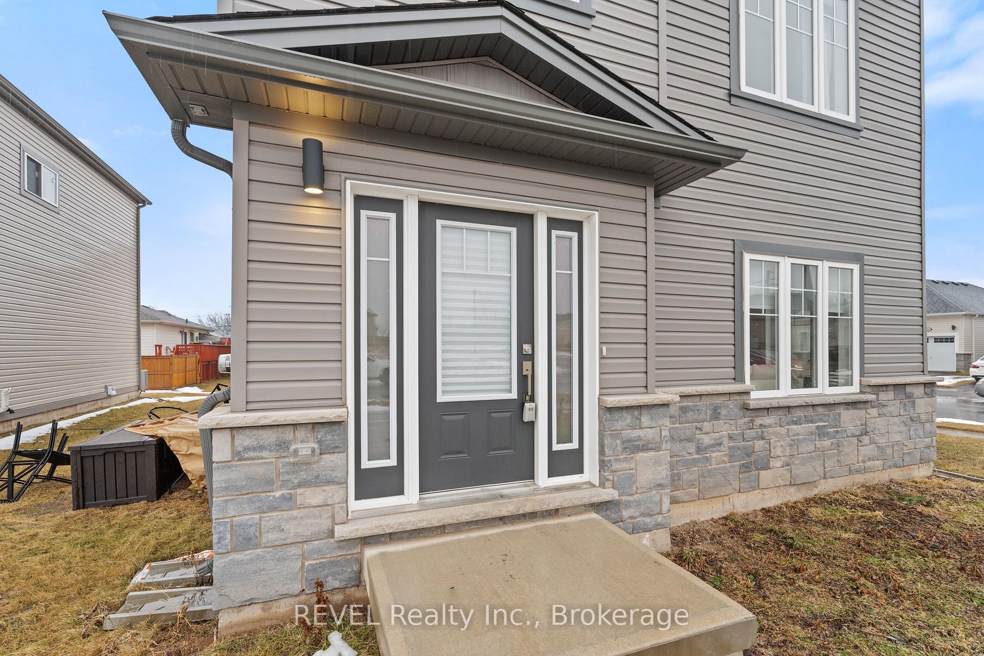 Photo 33 of 2 Bromley Drive, St. Catharines, Port Weller — HOMEH