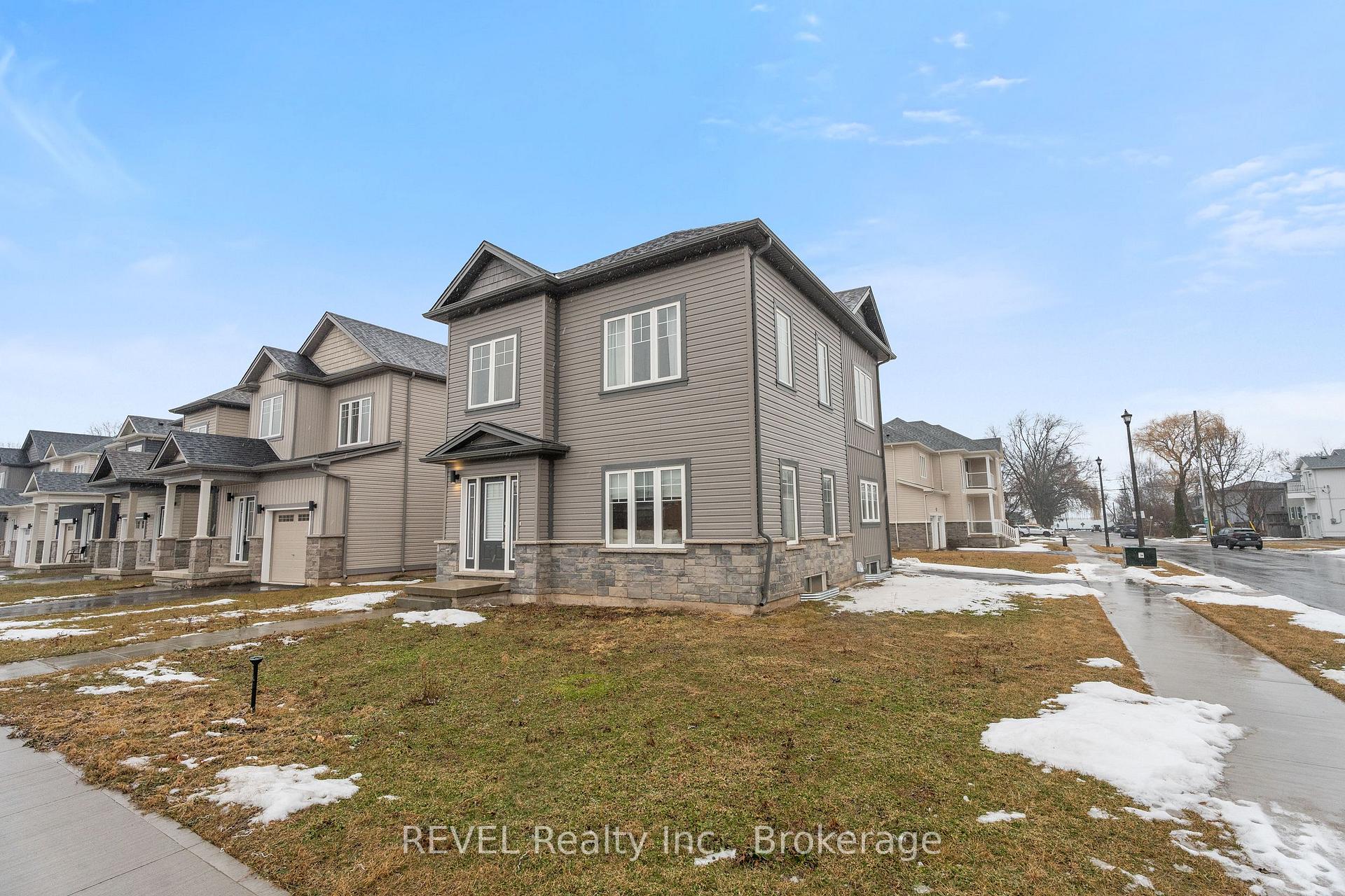 Photo 35 of 2 Bromley Drive, St. Catharines, Port Weller — HOMEH