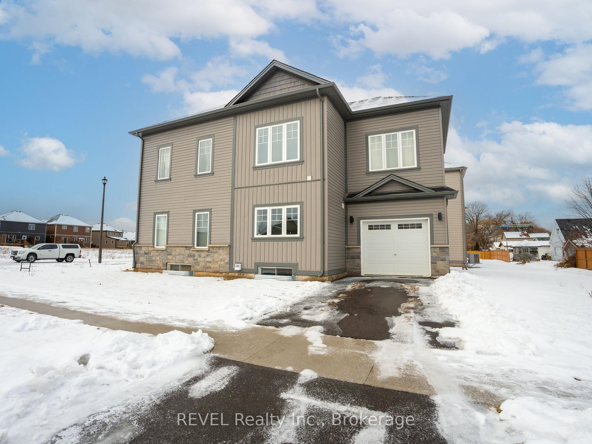 Photo 37 of 2 Bromley Drive, St. Catharines, Port Weller — HOMEH