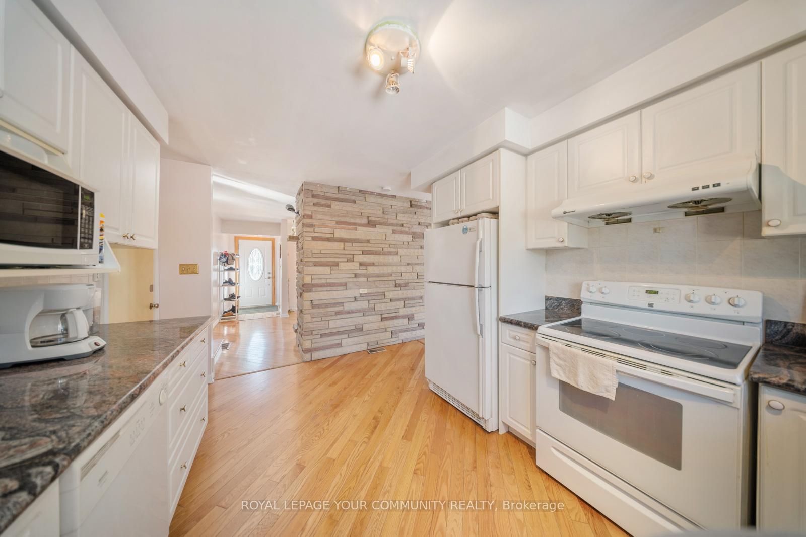 Photo 16 of 24 Leadale Place, Hamilton, Buchanan — HOMEH